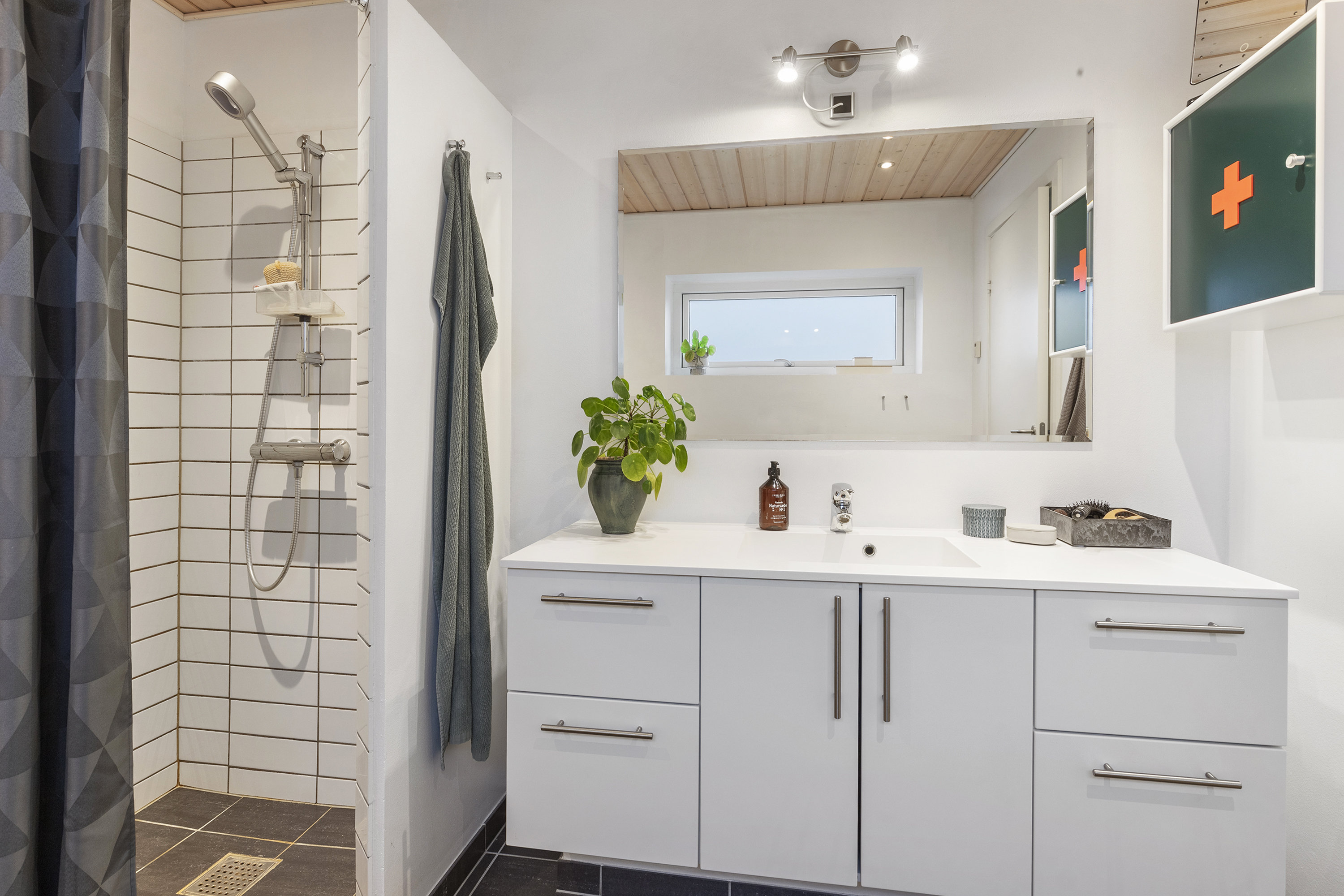 Fremhævet badeværelse billede i fuldskærmstilstand. Billede af Ådalen 539, 9700 Brønderslev