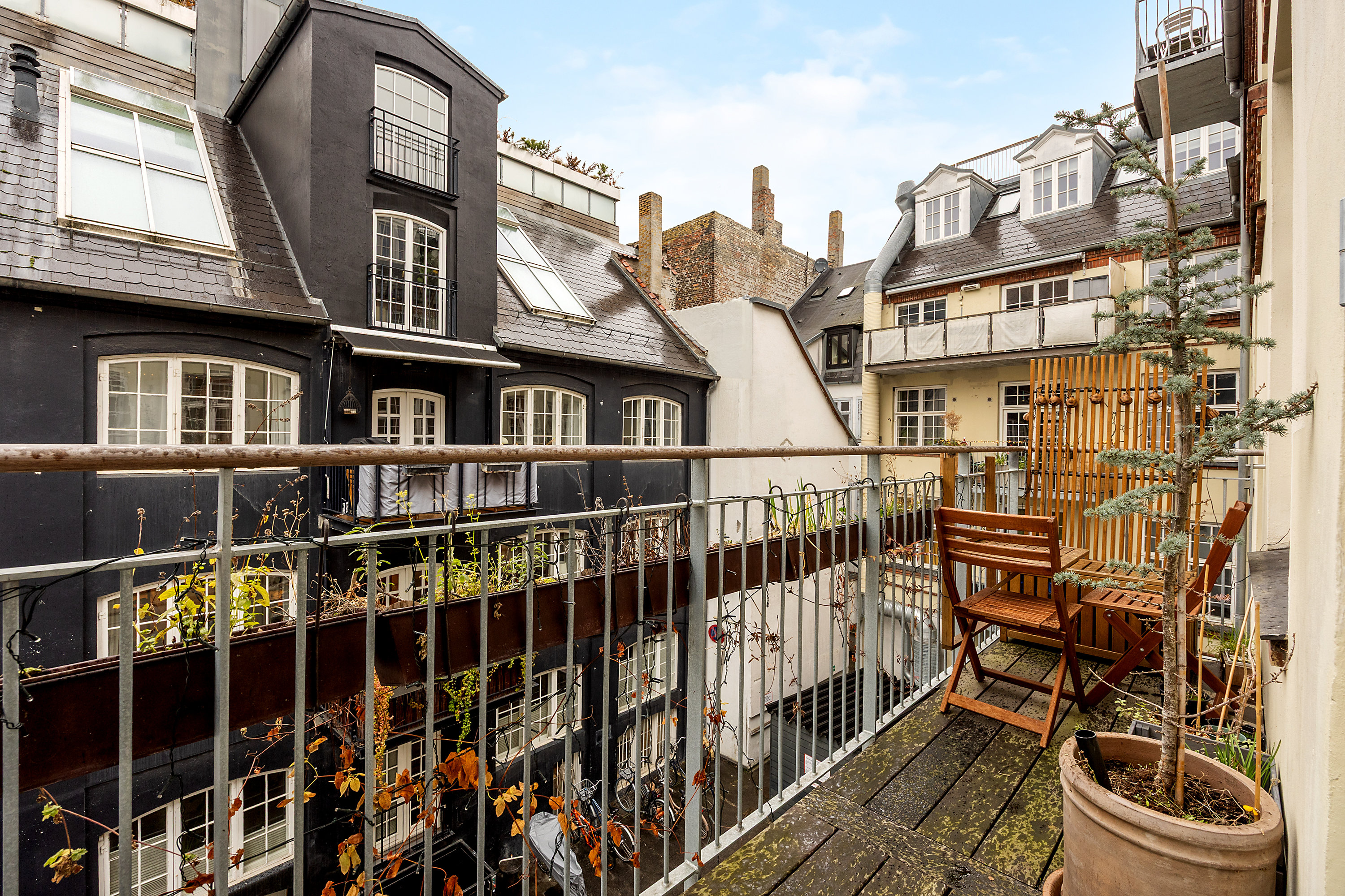 Fremhævet altan billede i fuldskærmstilstand. Billede af Silkegade 17, 2. th., 1113 København K