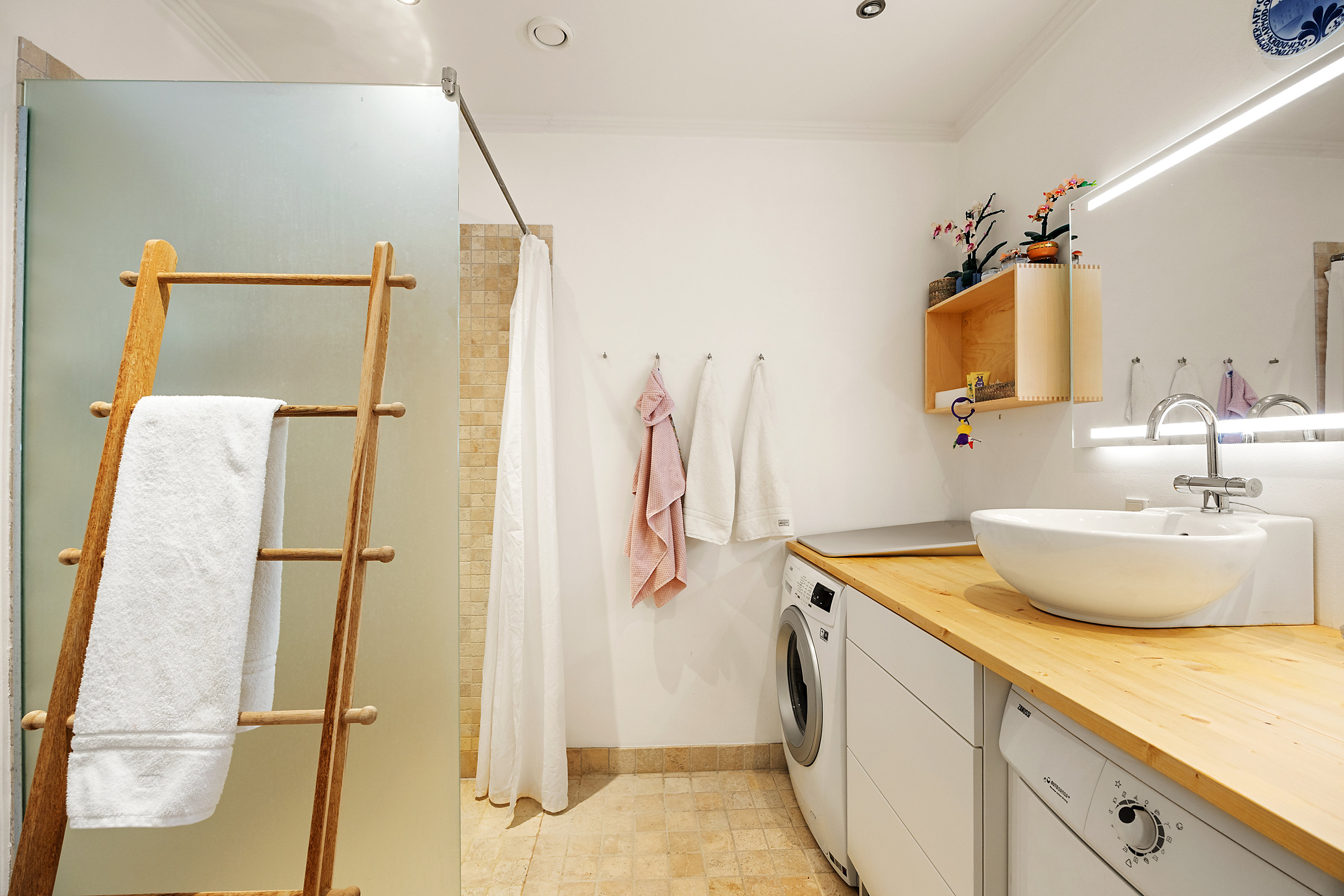 Fremhævet badeværelse billede i fuldskærmstilstand. Billede af Silkegade 17, 2. th., 1113 København K