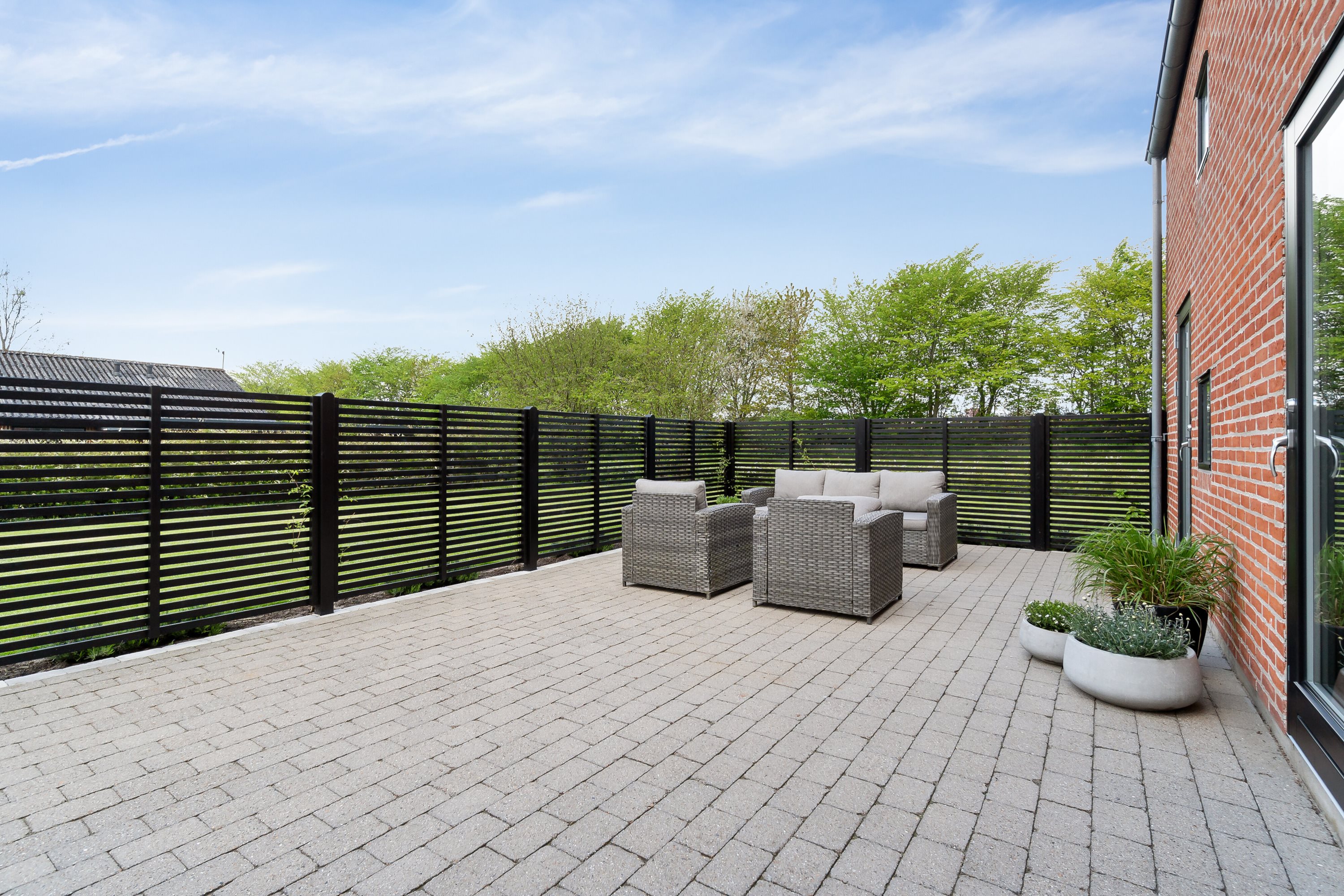 Fremhævet terrasse billede i fuldskærmstilstand. Billede af Rugmarken 126, 9690 Fjerritslev