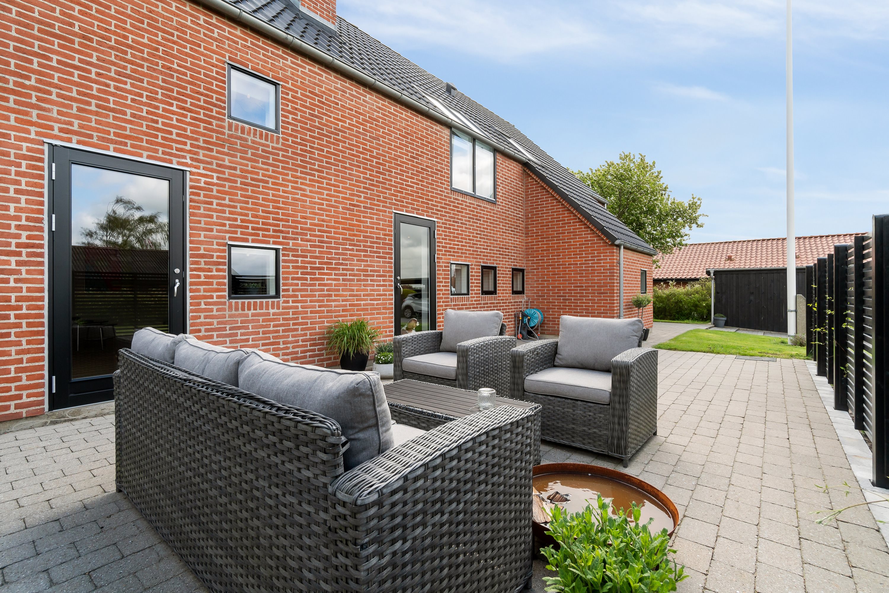 Fremhævet terrasse billede i fuldskærmstilstand. Billede af Rugmarken 126, 9690 Fjerritslev