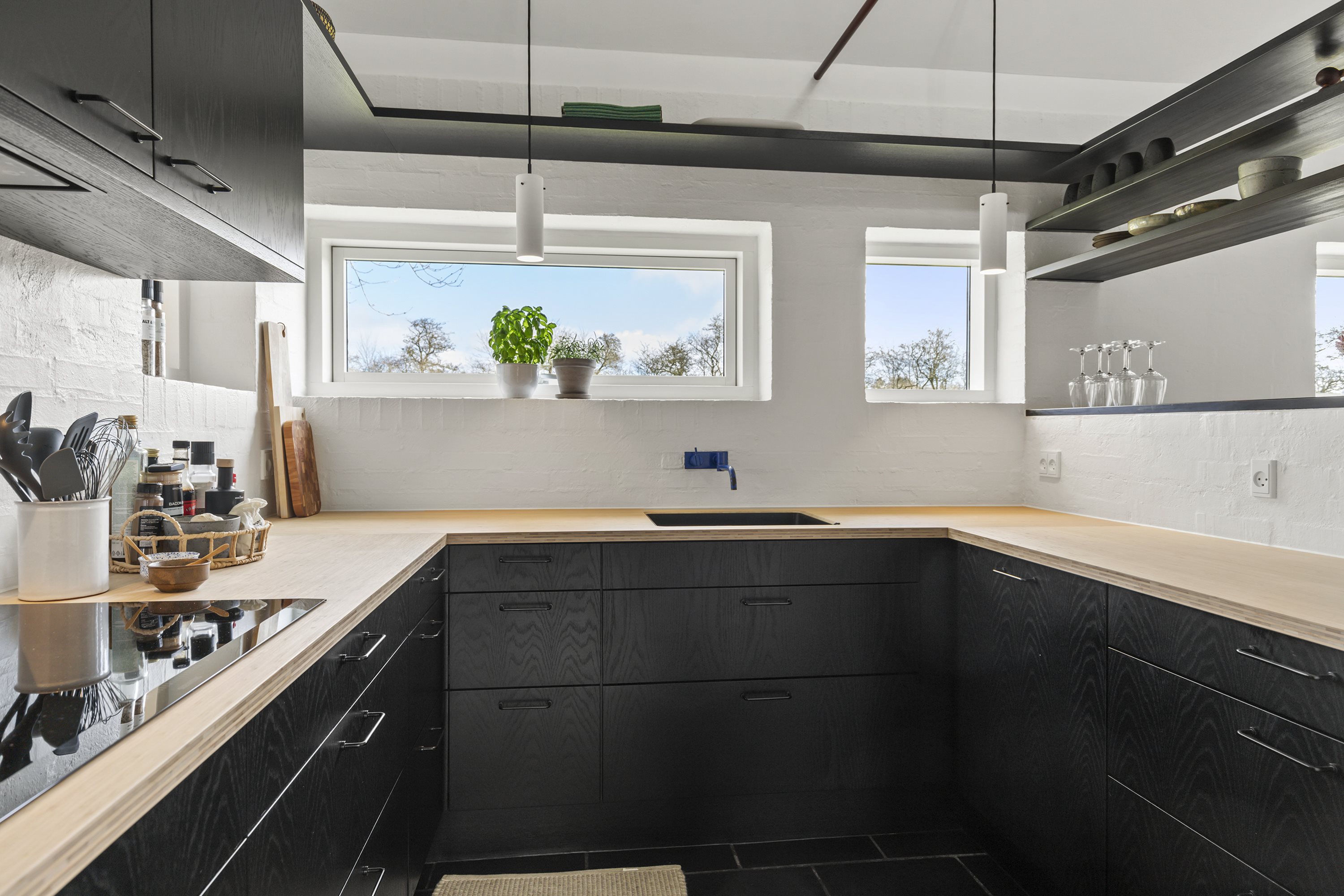 Fremhævet køkken billede i fuldskærmstilstand. Billede af Rugmarken 126, 9690 Fjerritslev