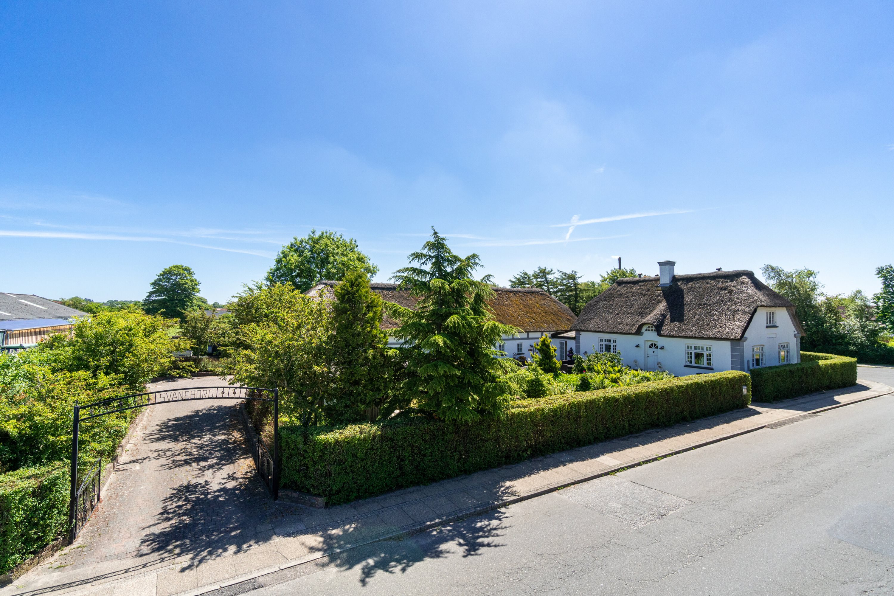 Fremhævet set fra vejen billede i fuldskærmstilstand. Billede af Vestergaardsvej 9, 9690 Fjerritslev