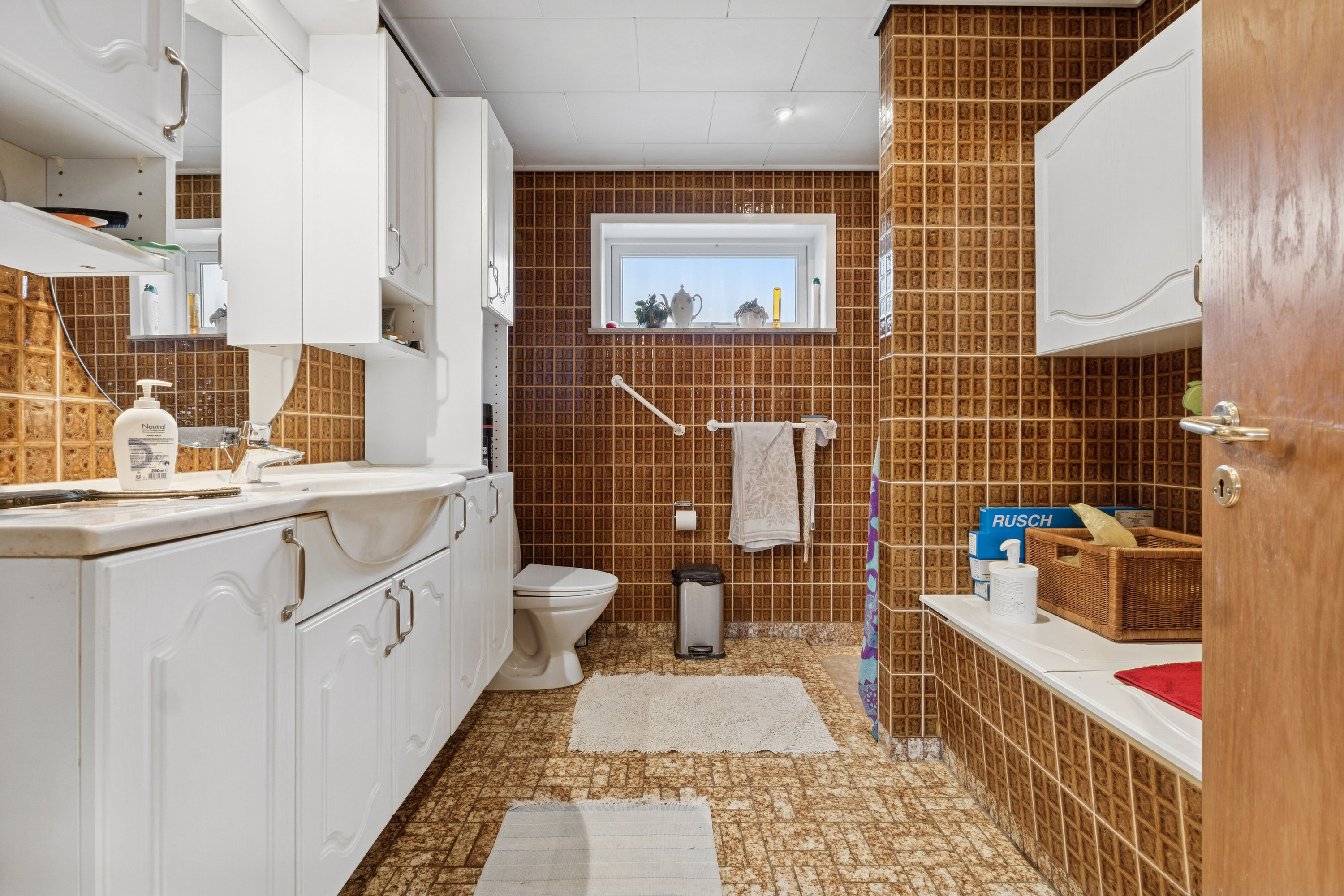 Fremhævet badeværelse billede i fuldskærmstilstand. Billede af Lejbøllevej 13A, Lejbølle, 5953 Tranekær