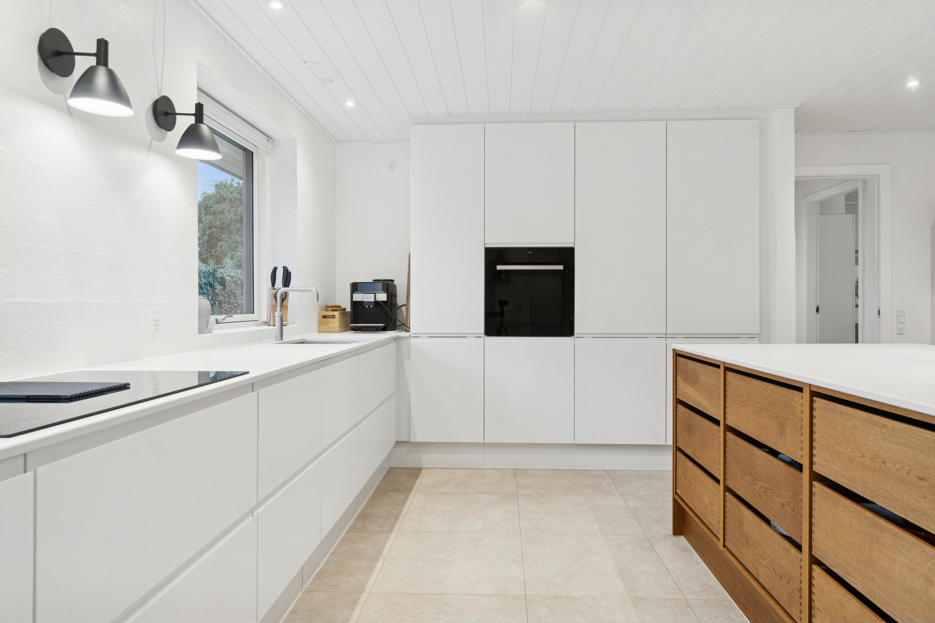 Fremhævet køkken billede i fuldskærmstilstand. Billede af J.F. Willumsens Vej 9A, 8270 Højbjerg