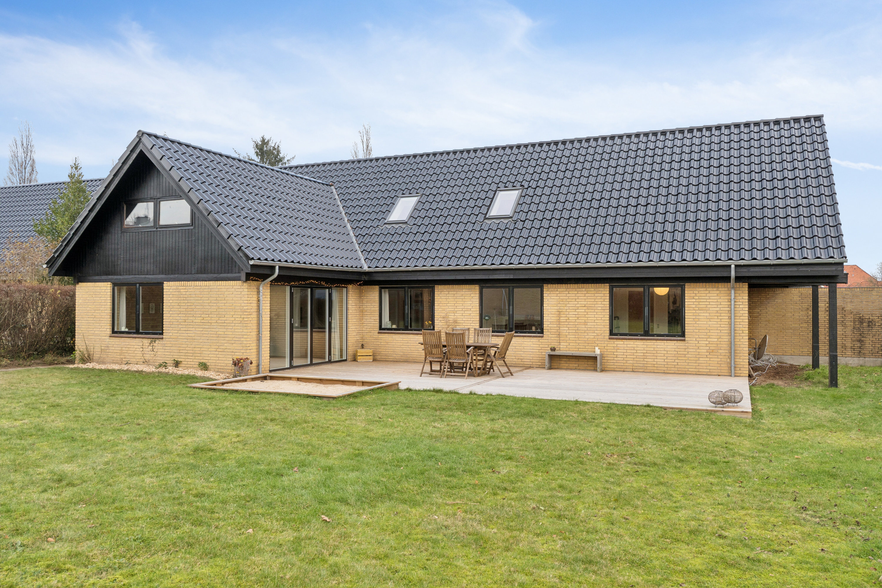 Fremhævet set fra haven billede i fuldskærmstilstand. Billede af Fjordvænget 2, Kollund, 6340 Kruså