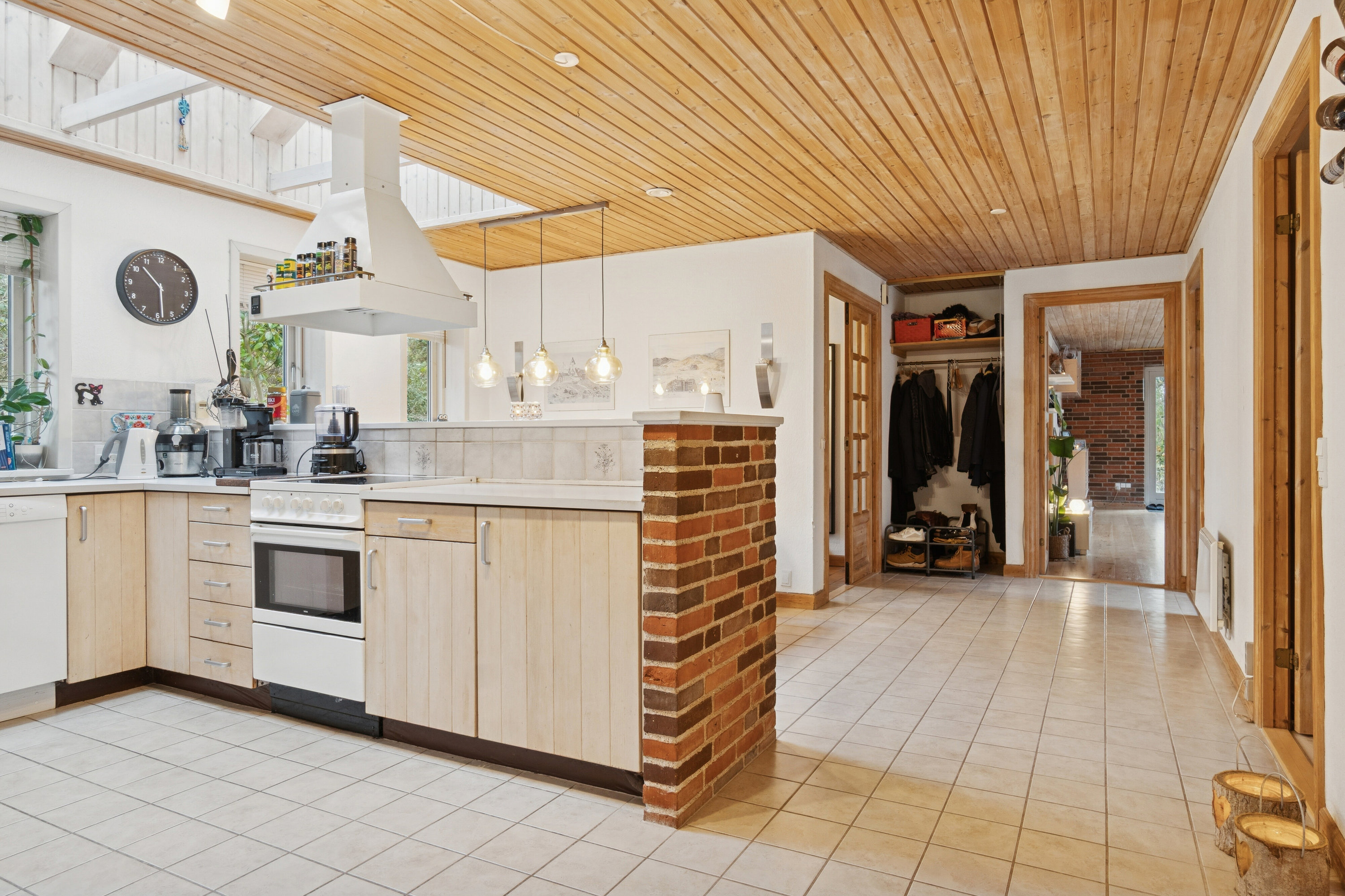 Fremhævet køkken billede i fuldskærmstilstand. Billede af Olufsvej 4, Hyllinge, 4700 Næstved