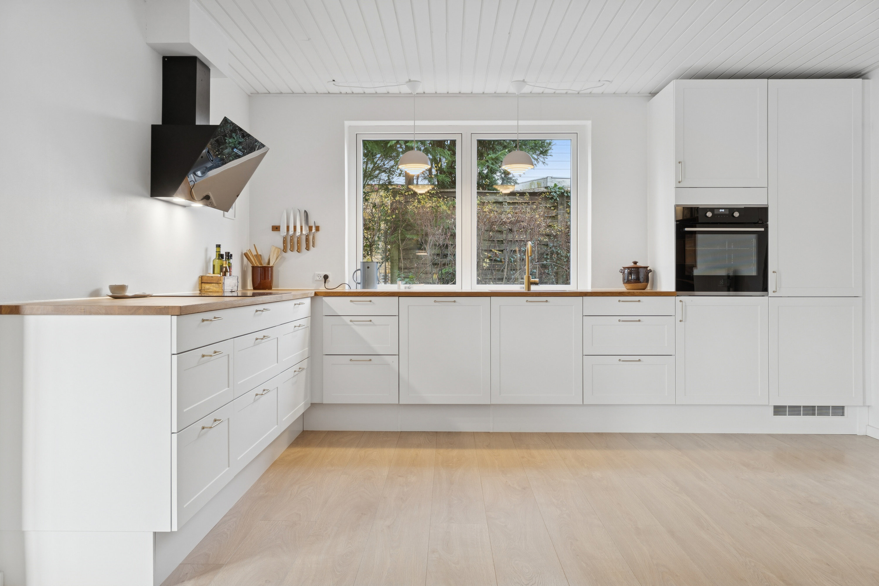 Fremhævet køkken billede i fuldskærmstilstand. Billede af Fjordvænget 2, Kollund, 6340 Kruså