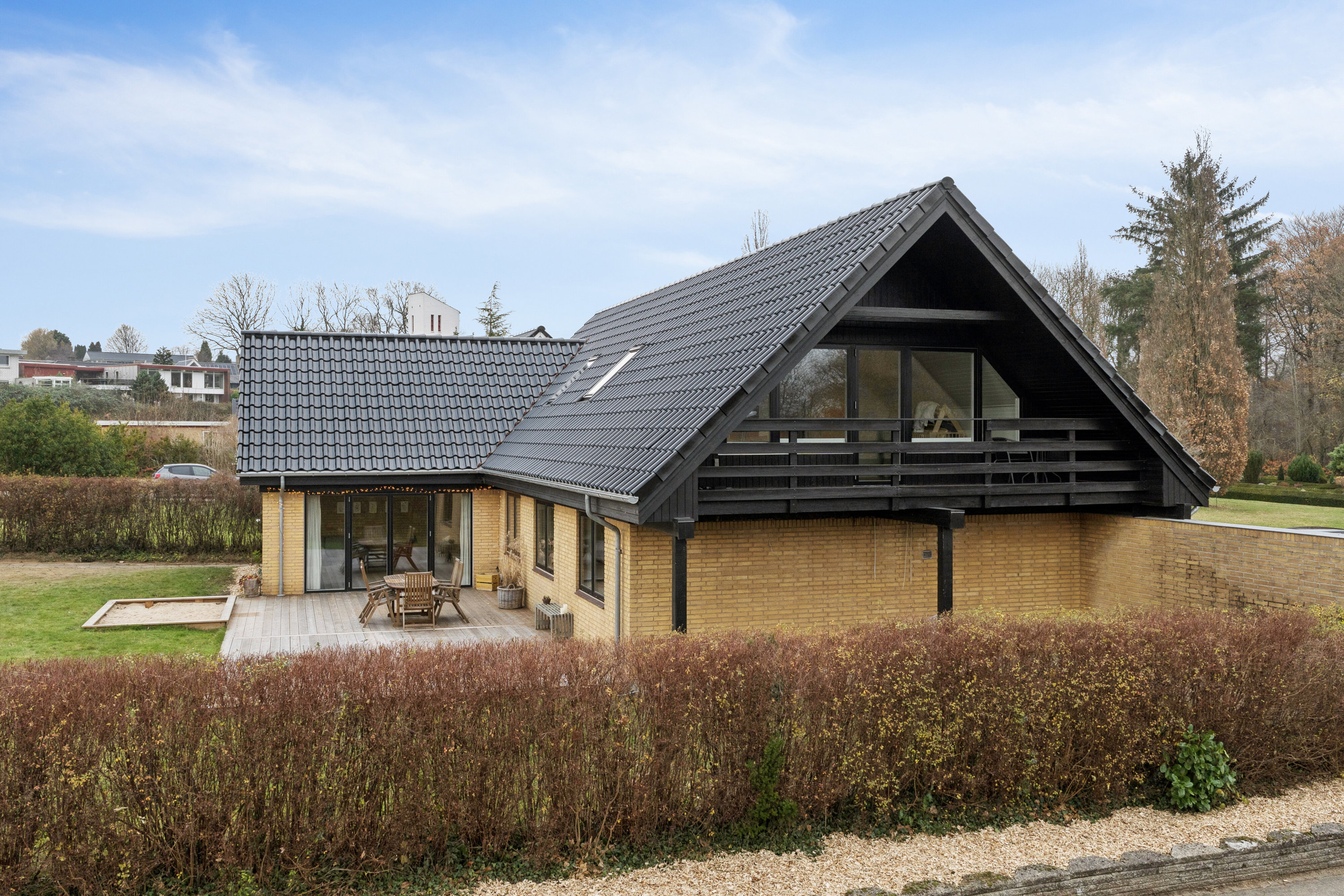 Fremhævet set fra vejen billede i fuldskærmstilstand. Billede af Fjordvænget 2, Kollund, 6340 Kruså