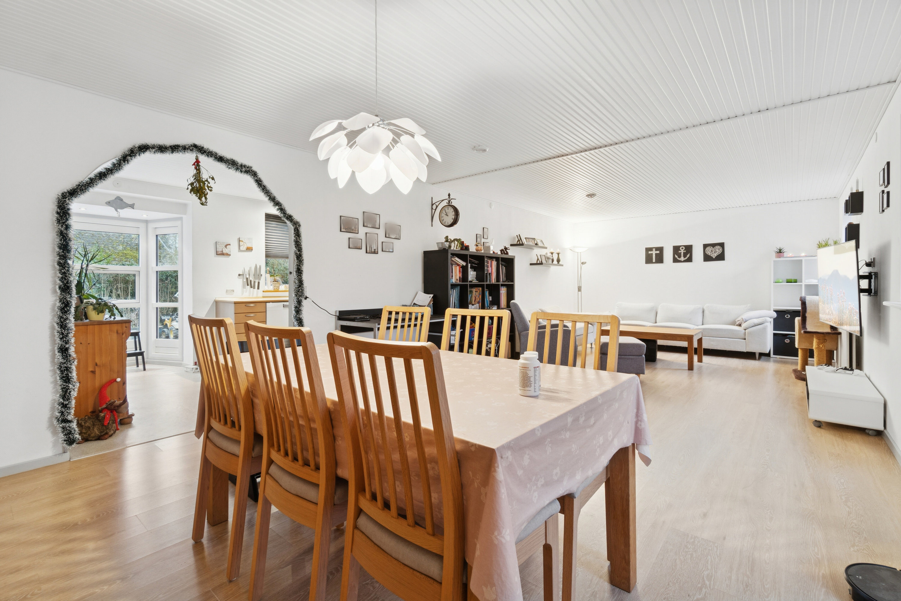 Fremhævet spisestue billede i fuldskærmstilstand. Billede af Ågade 17, Tejn, 3770 Allinge