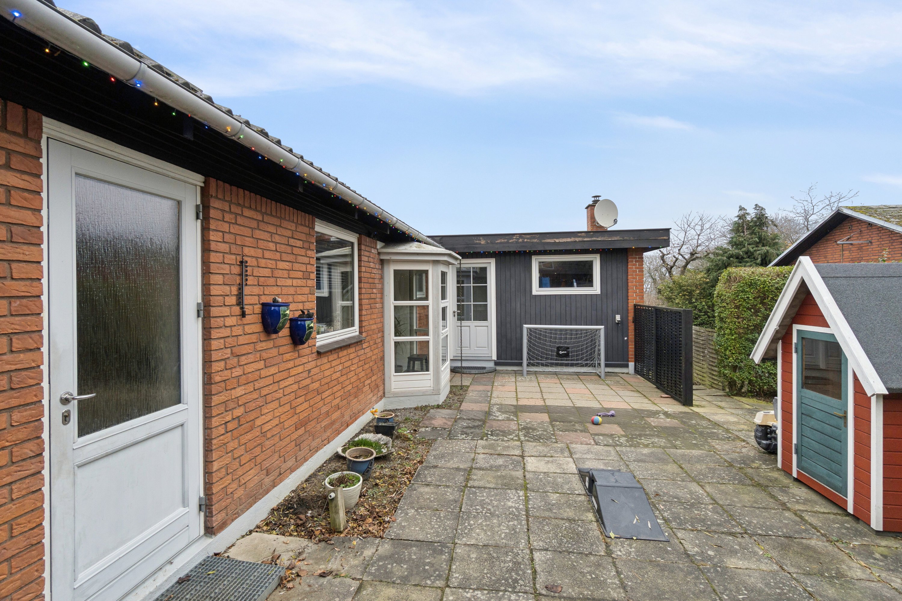 Fremhævet udendørs billede i fuldskærmstilstand. Billede af Ågade 17, Tejn, 3770 Allinge