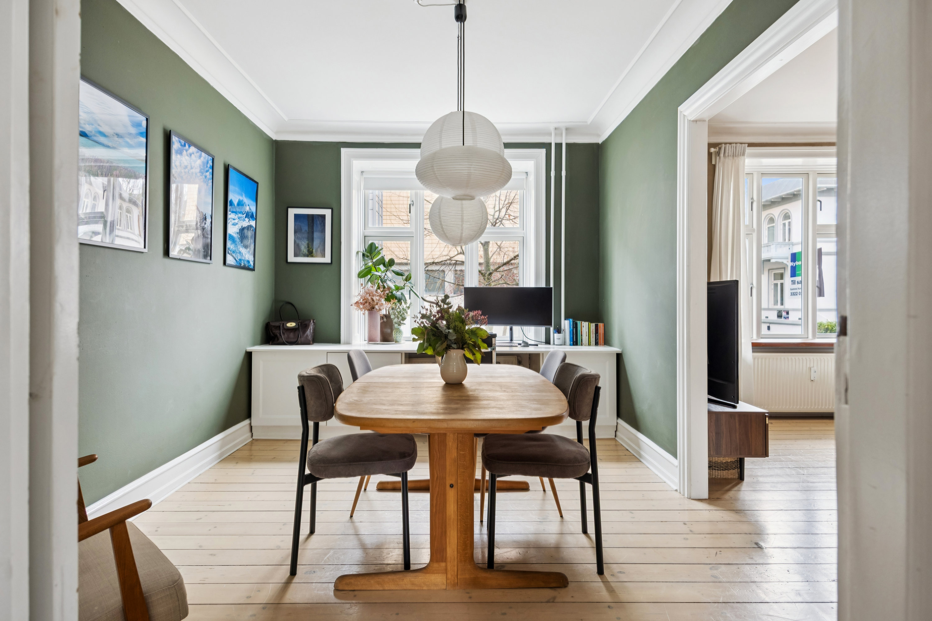 Fremhævet stue billede i fuldskærmstilstand. Billede af Kong Georgs Vej 6A, st.. tv., 2000 Frederiksberg