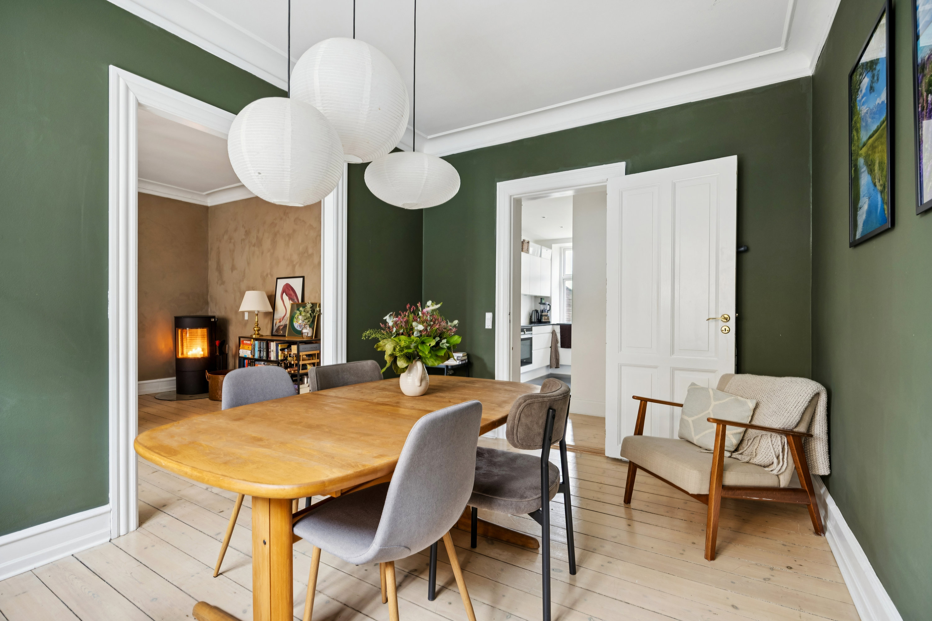 Fremhævet alrum billede i fuldskærmstilstand. Billede af Kong Georgs Vej 6A, st.. tv., 2000 Frederiksberg