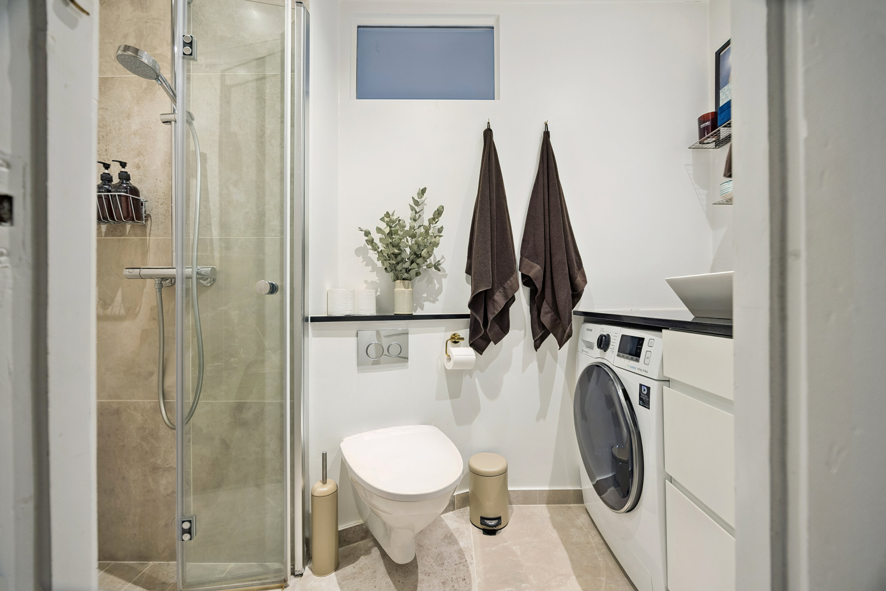 Fremhævet badeværelse billede i fuldskærmstilstand. Billede af Kong Georgs Vej 6A, st.. tv., 2000 Frederiksberg