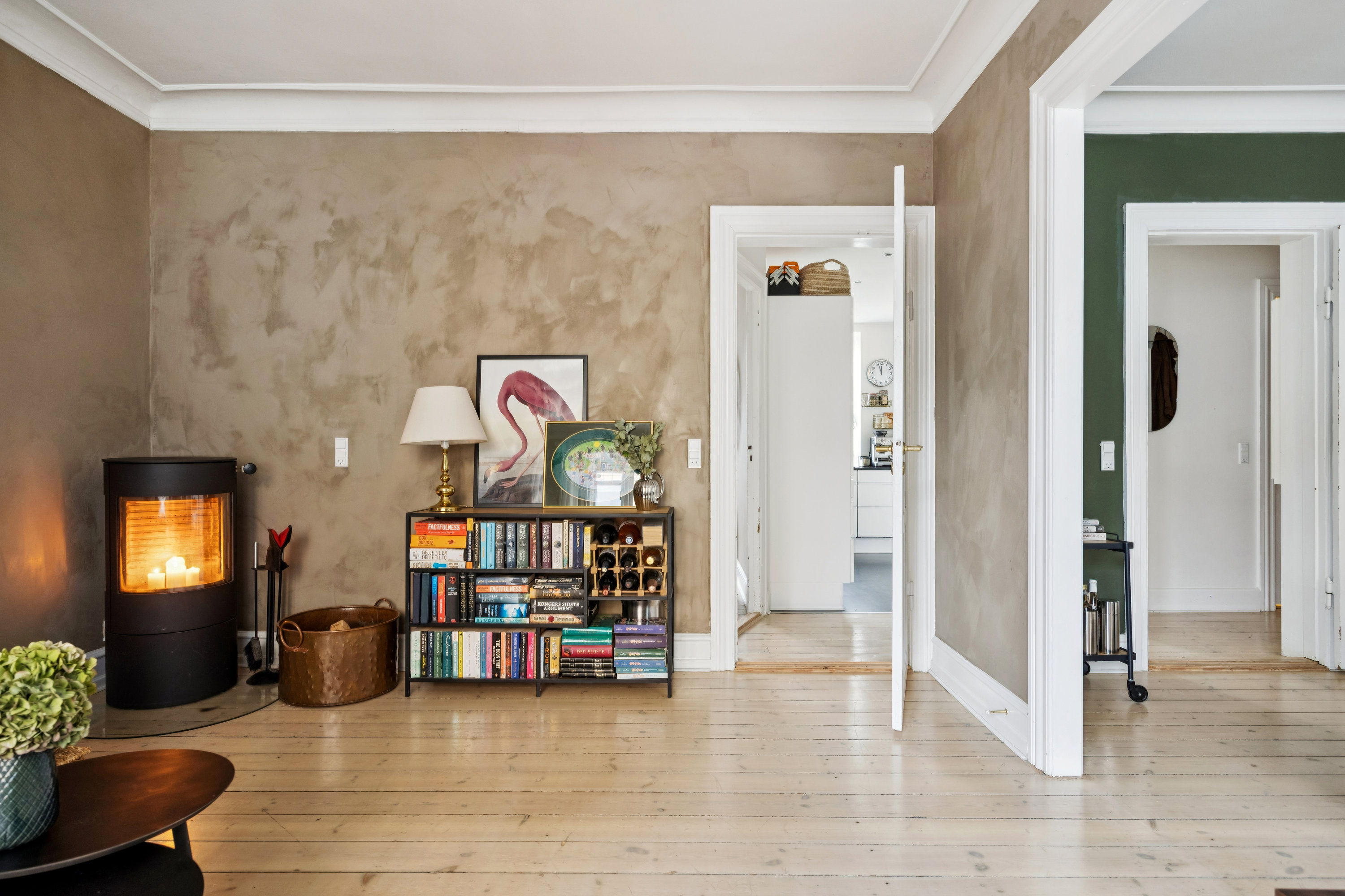 Fremhævet stue billede i fuldskærmstilstand. Billede af Kong Georgs Vej 6A, st.. tv., 2000 Frederiksberg