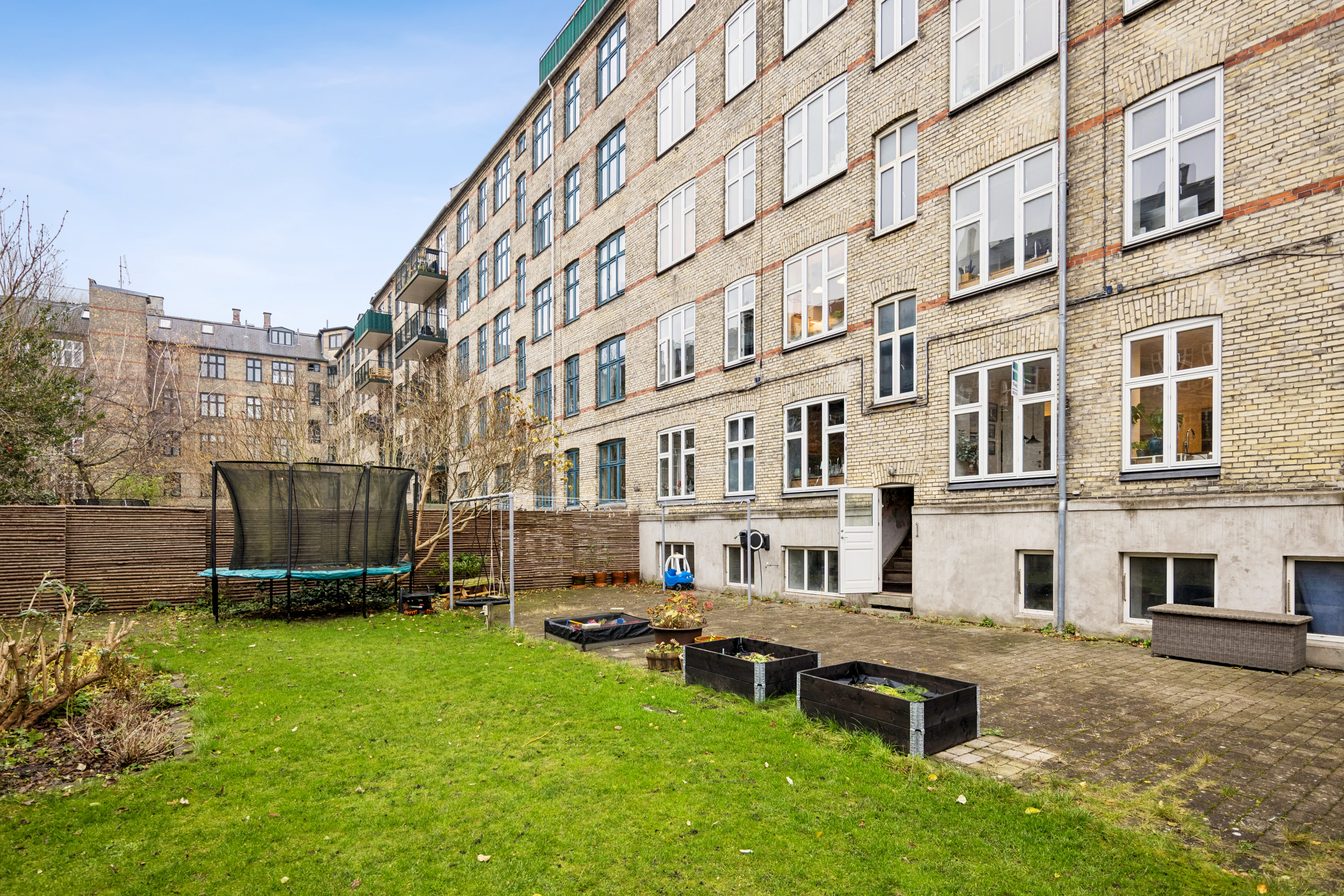 Fremhævet andet billede i fuldskærmstilstand. Billede af Kong Georgs Vej 6A, st.. tv., 2000 Frederiksberg