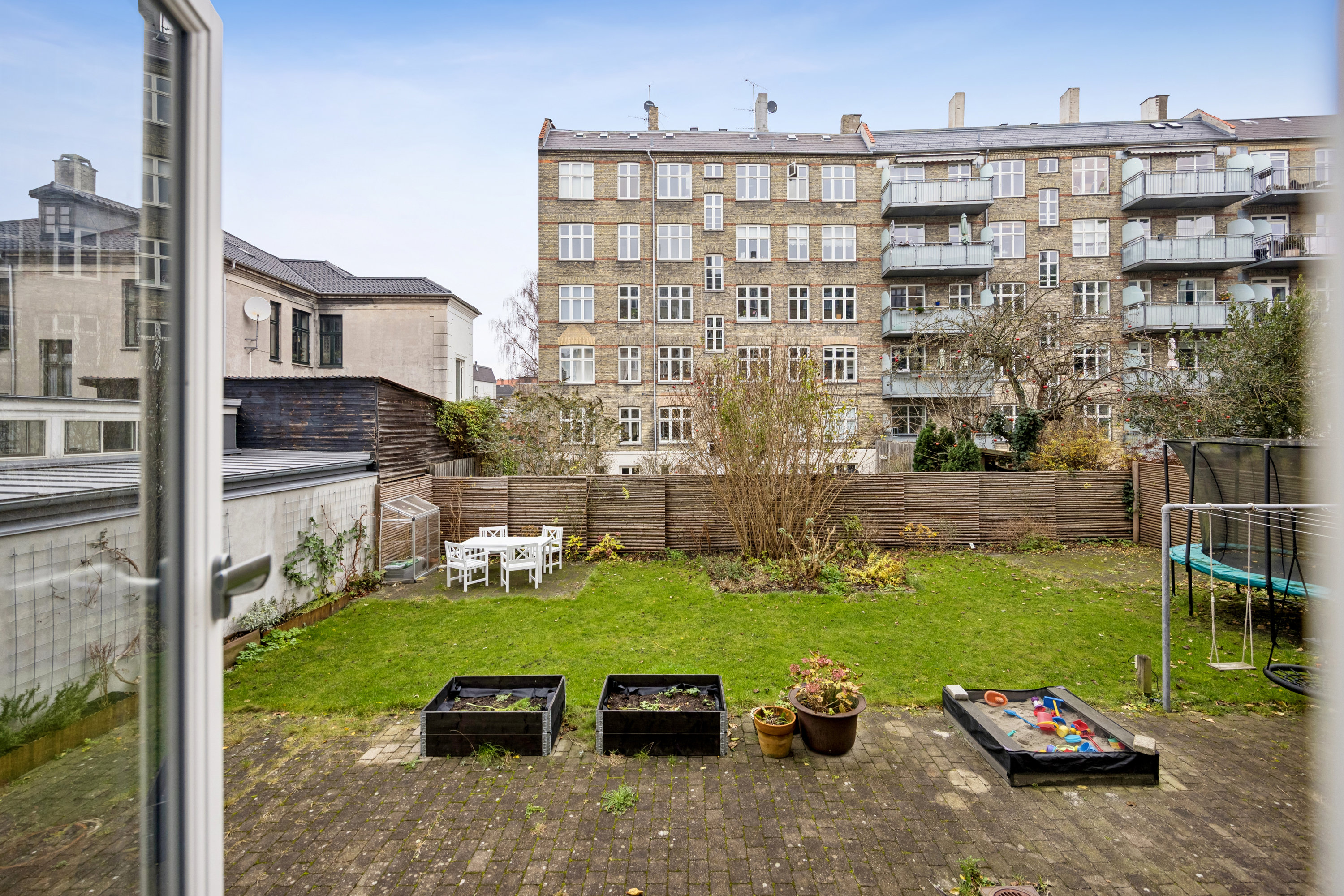 Fremhævet andet billede i fuldskærmstilstand. Billede af Kong Georgs Vej 6A, st.. tv., 2000 Frederiksberg