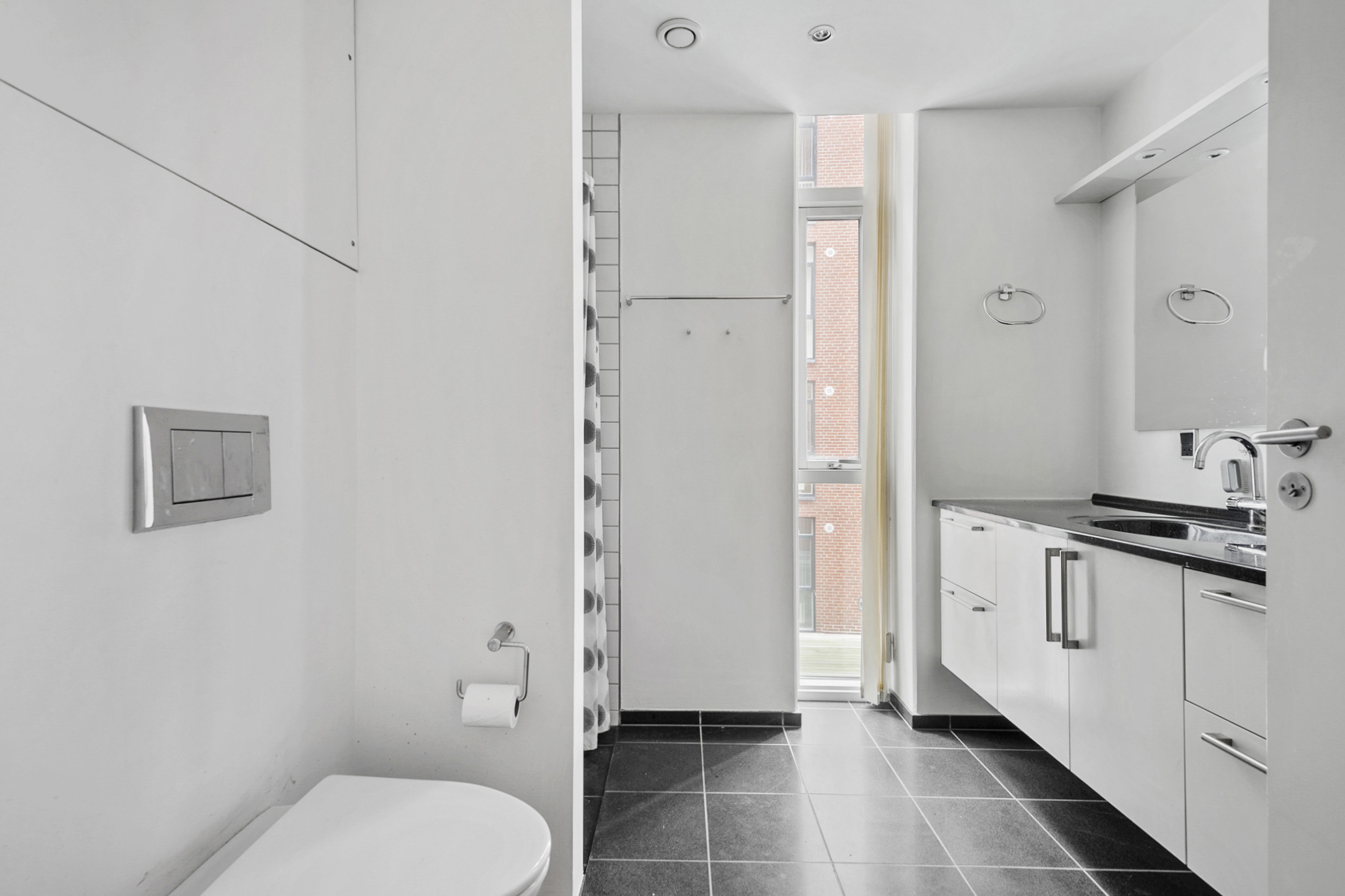 Fremhævet badeværelse billede i fuldskærmstilstand. Billede af Strandbygade 8, 2. 14., 6700 Esbjerg