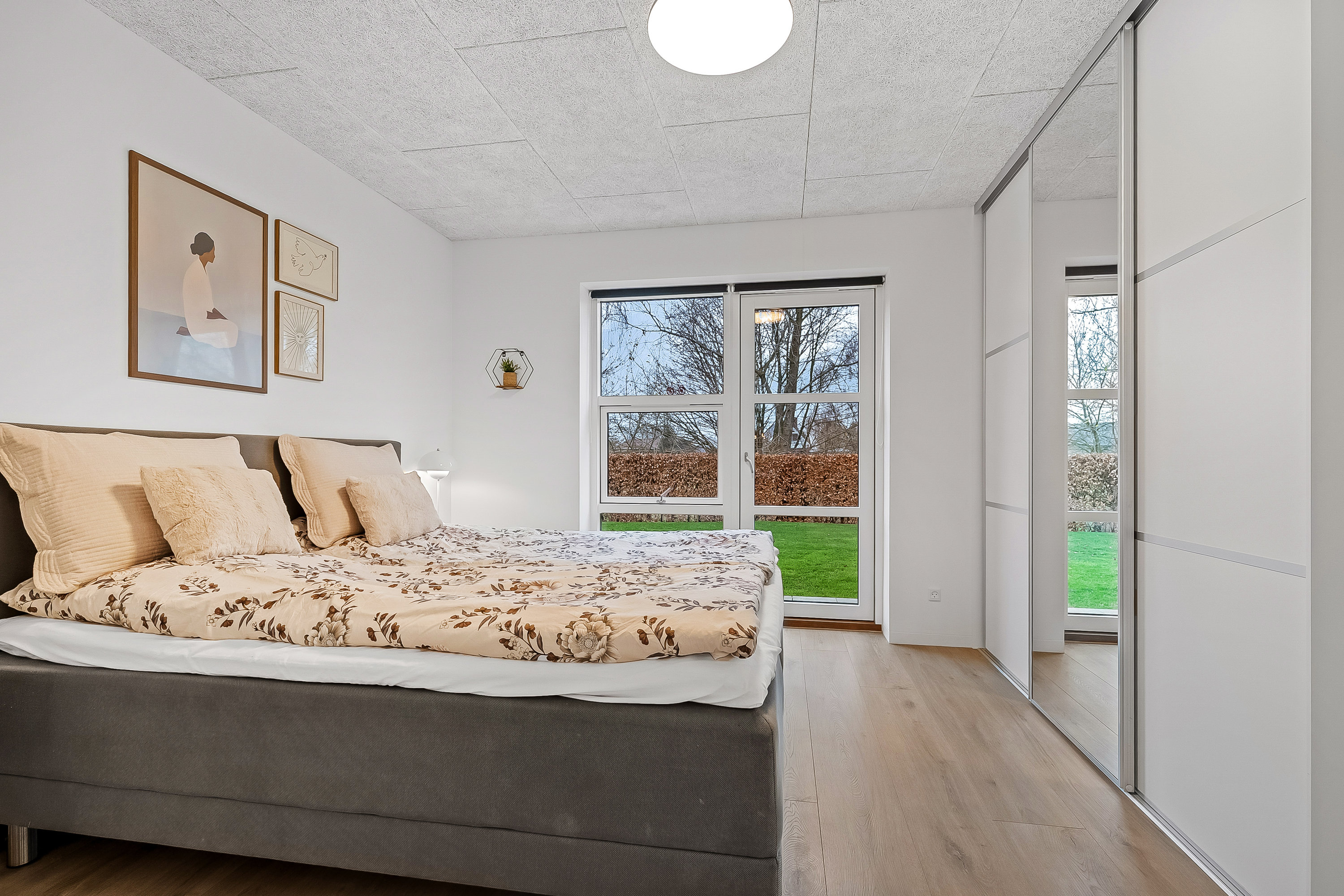 Fremhævet soveværelse billede i fuldskærmstilstand. Billede af Borggårdsparken 35, 7080 Børkop