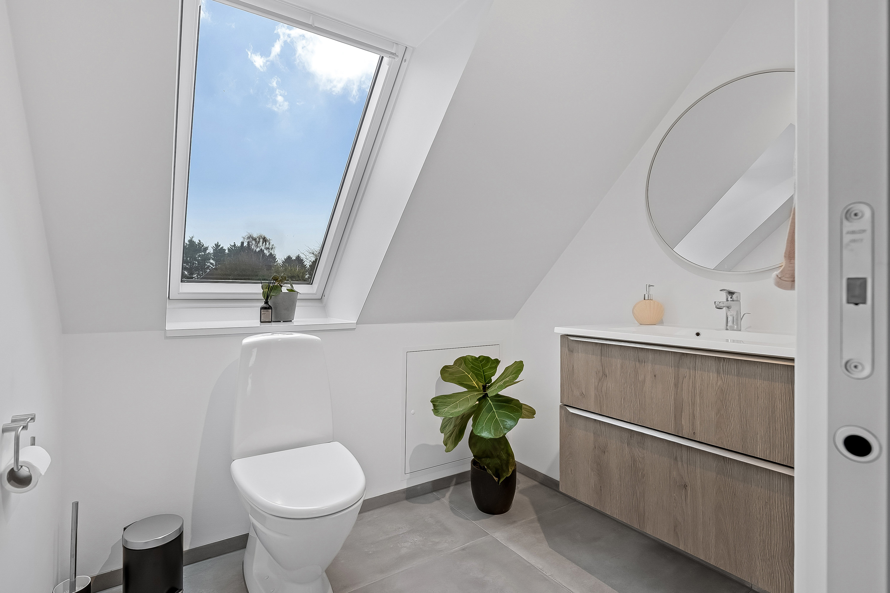 Fremhævet toilet billede i fuldskærmstilstand. Billede af Borggårdsparken 35, 7080 Børkop