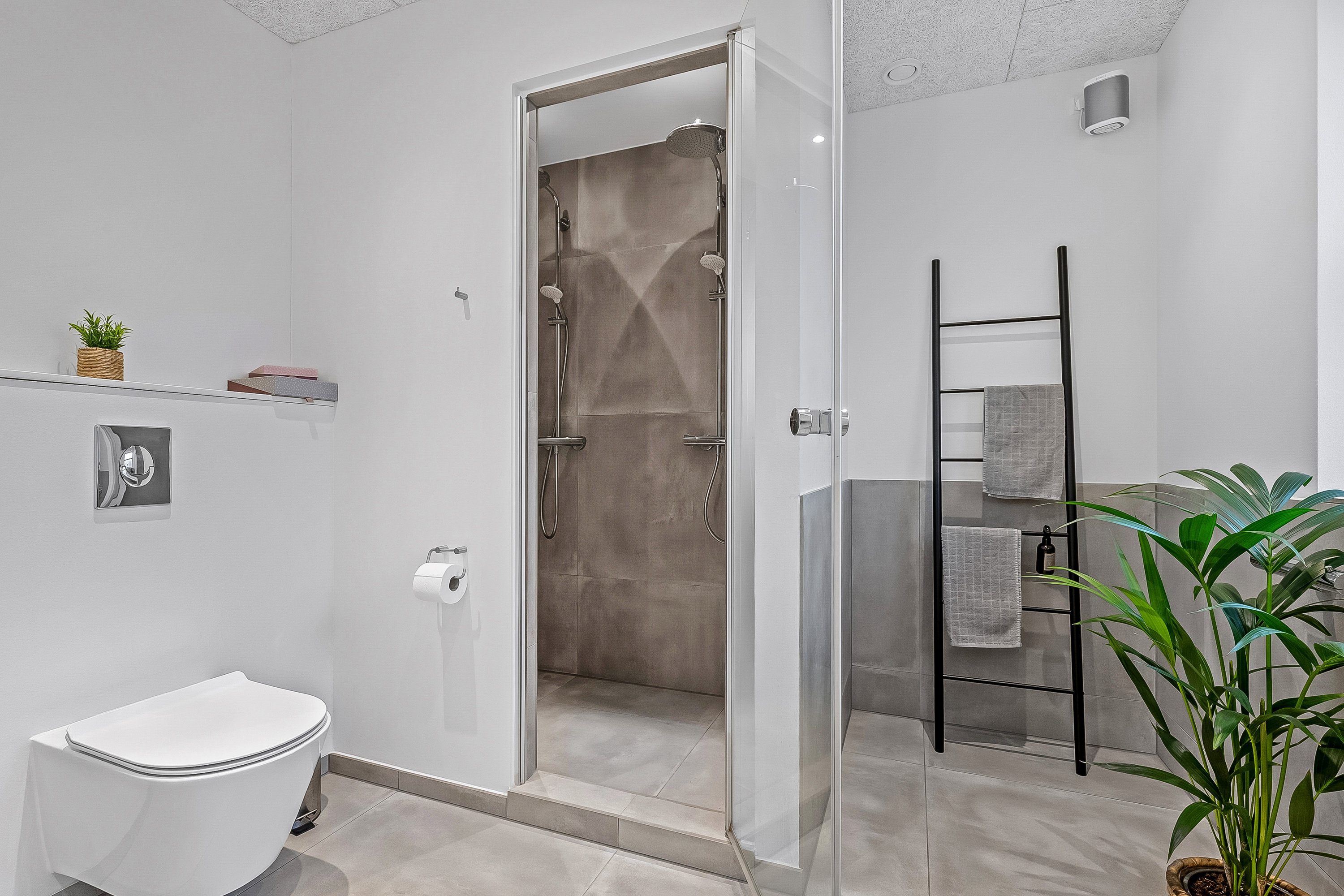 Fremhævet badeværelse billede i fuldskærmstilstand. Billede af Borggårdsparken 35, 7080 Børkop