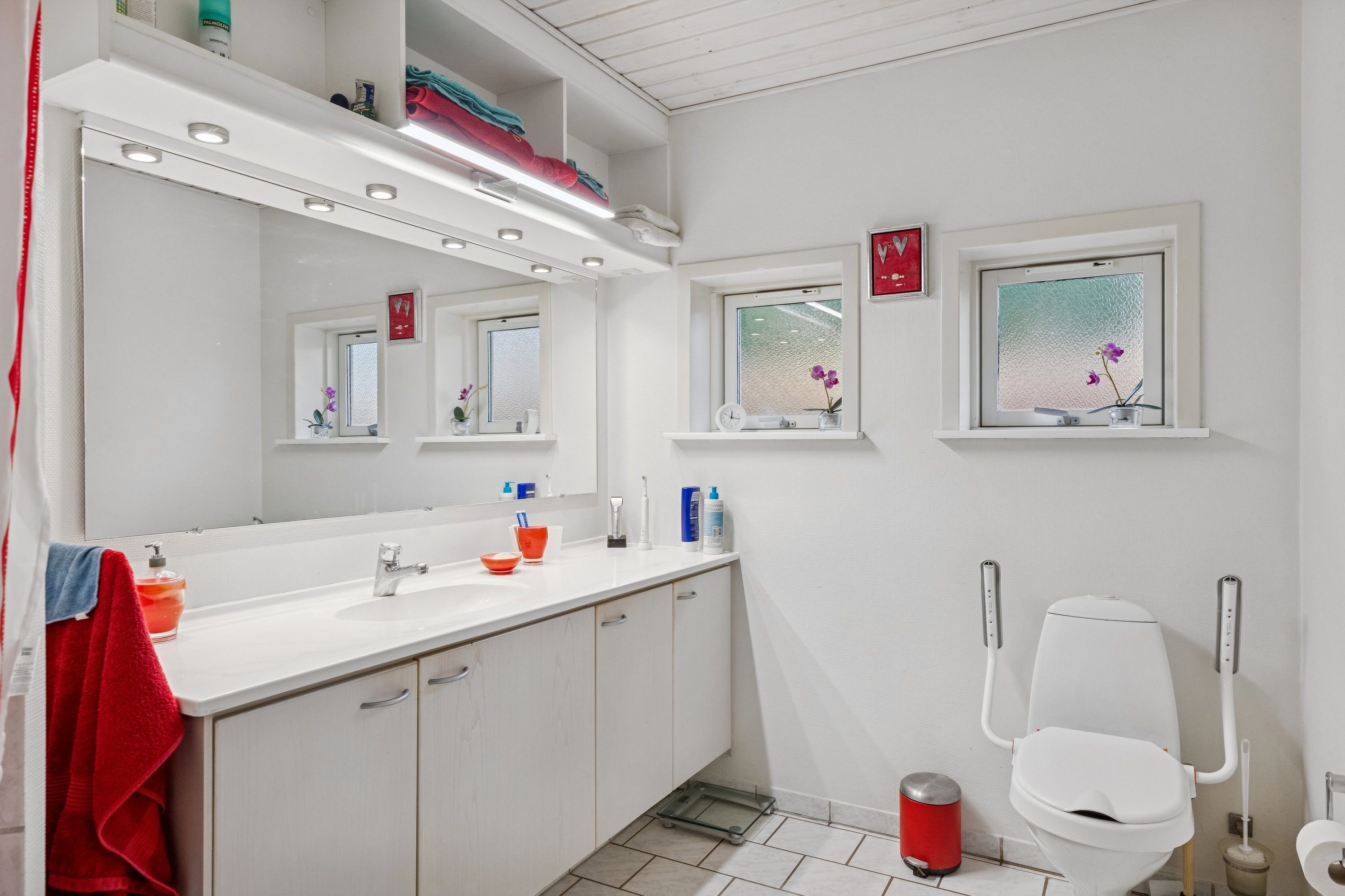 Fremhævet badeværelse billede i fuldskærmstilstand. Billede af Mejeritoften 17, Blans, 6400 Sønderborg