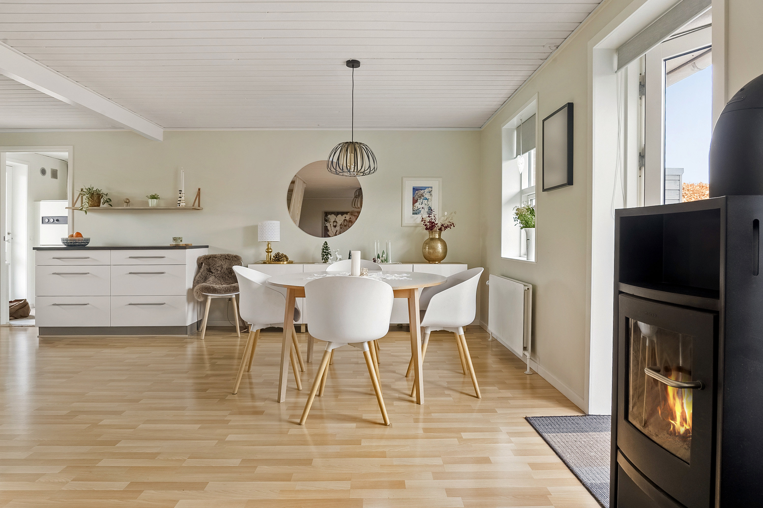 Fremhævet spisestue billede i fuldskærmstilstand. Billede af Søndervangen 13, Korning, 8700 Horsens