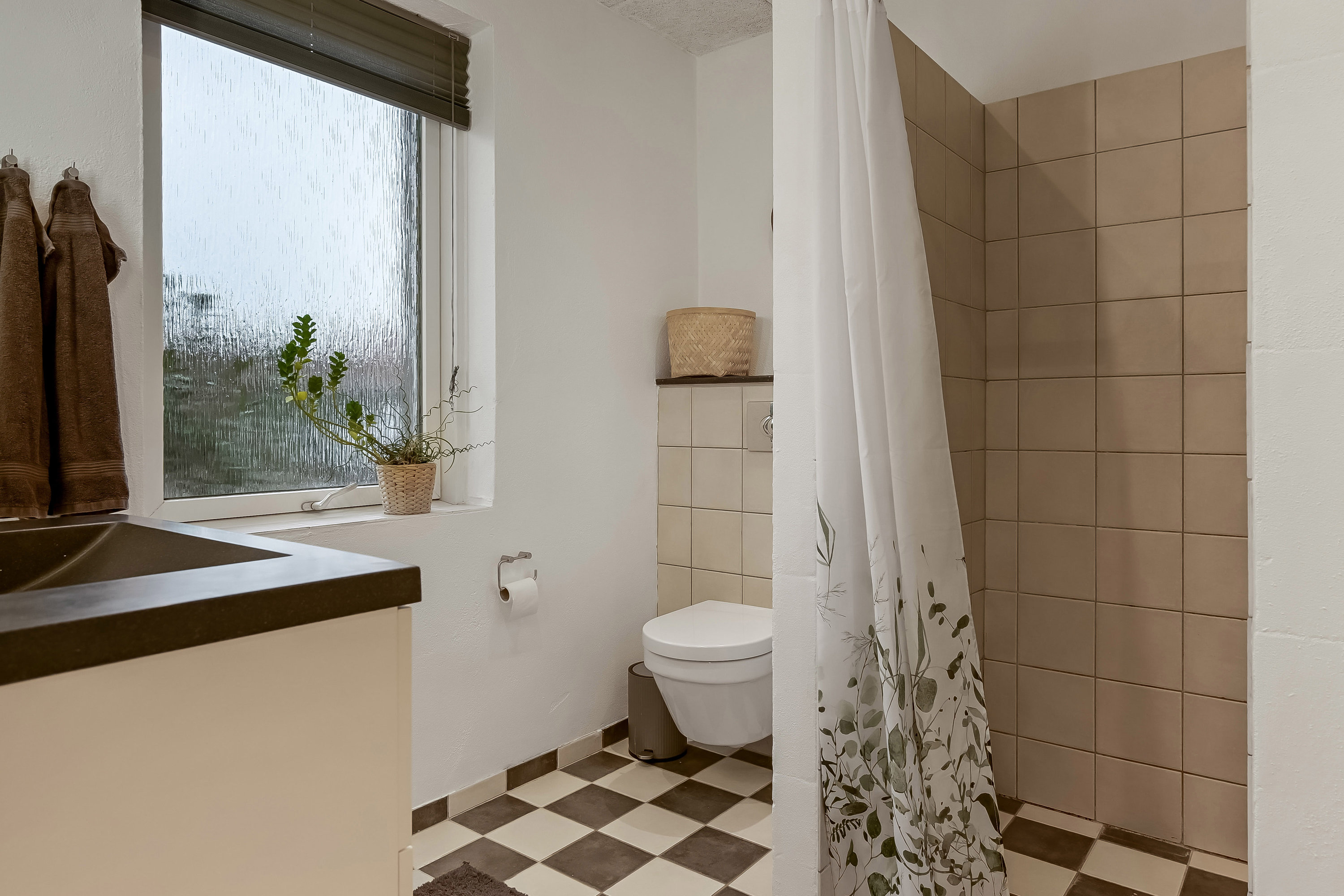 Fremhævet badeværelse billede i fuldskærmstilstand. Billede af Troldholmvej 4, Vrøgum, 6840 Oksbøl