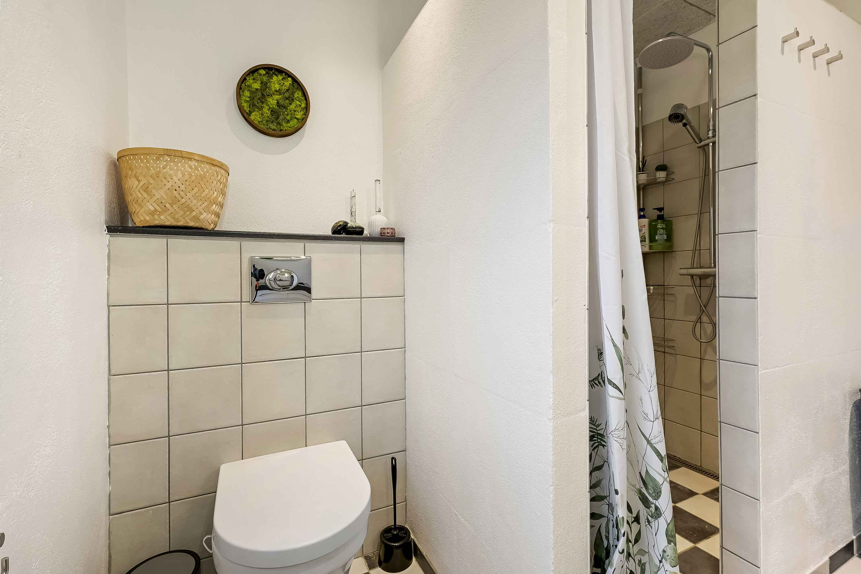 Fremhævet badeværelse billede i fuldskærmstilstand. Billede af Troldholmvej 4, Vrøgum, 6840 Oksbøl