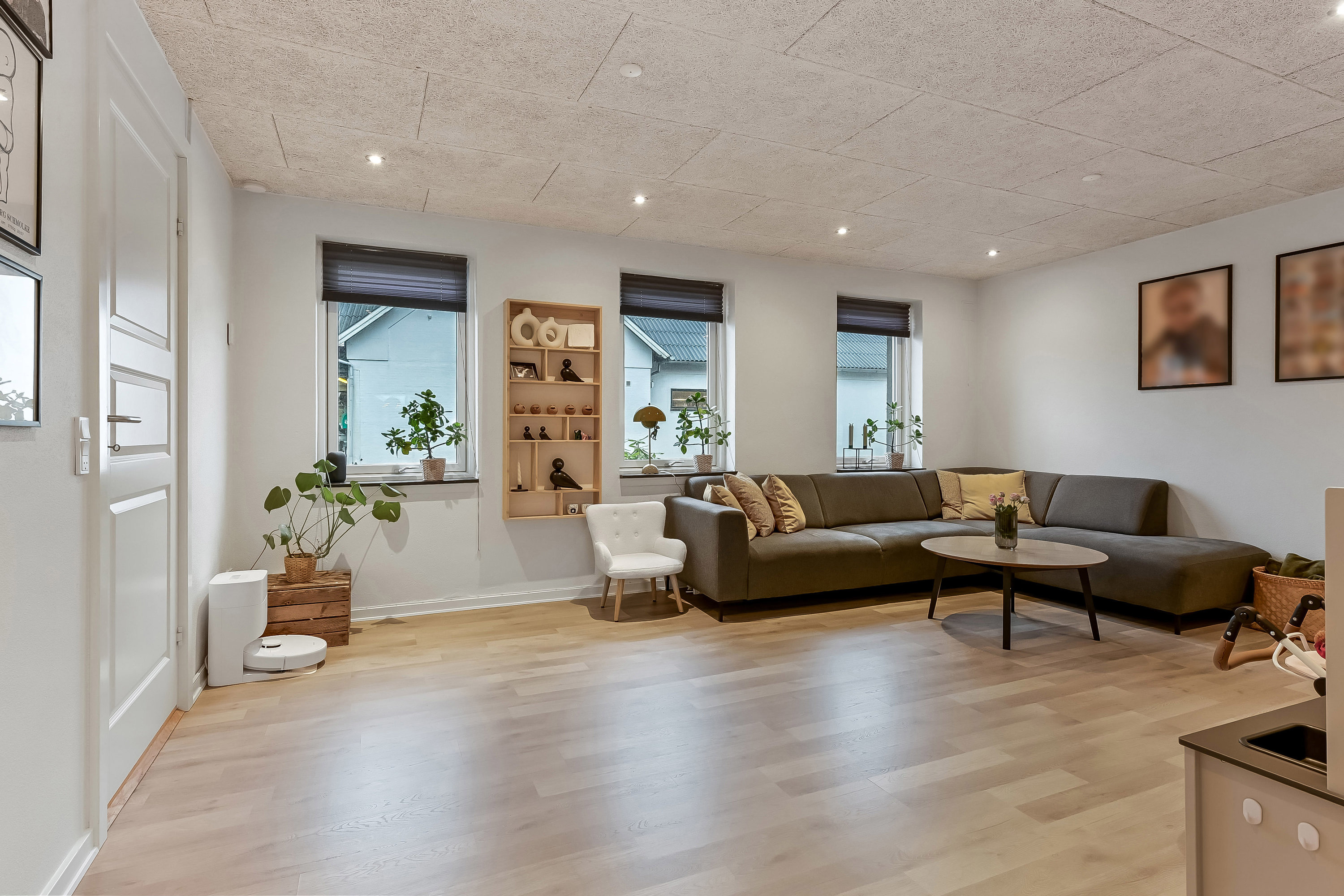 Fremhævet stue billede i fuldskærmstilstand. Billede af Troldholmvej 4, Vrøgum, 6840 Oksbøl