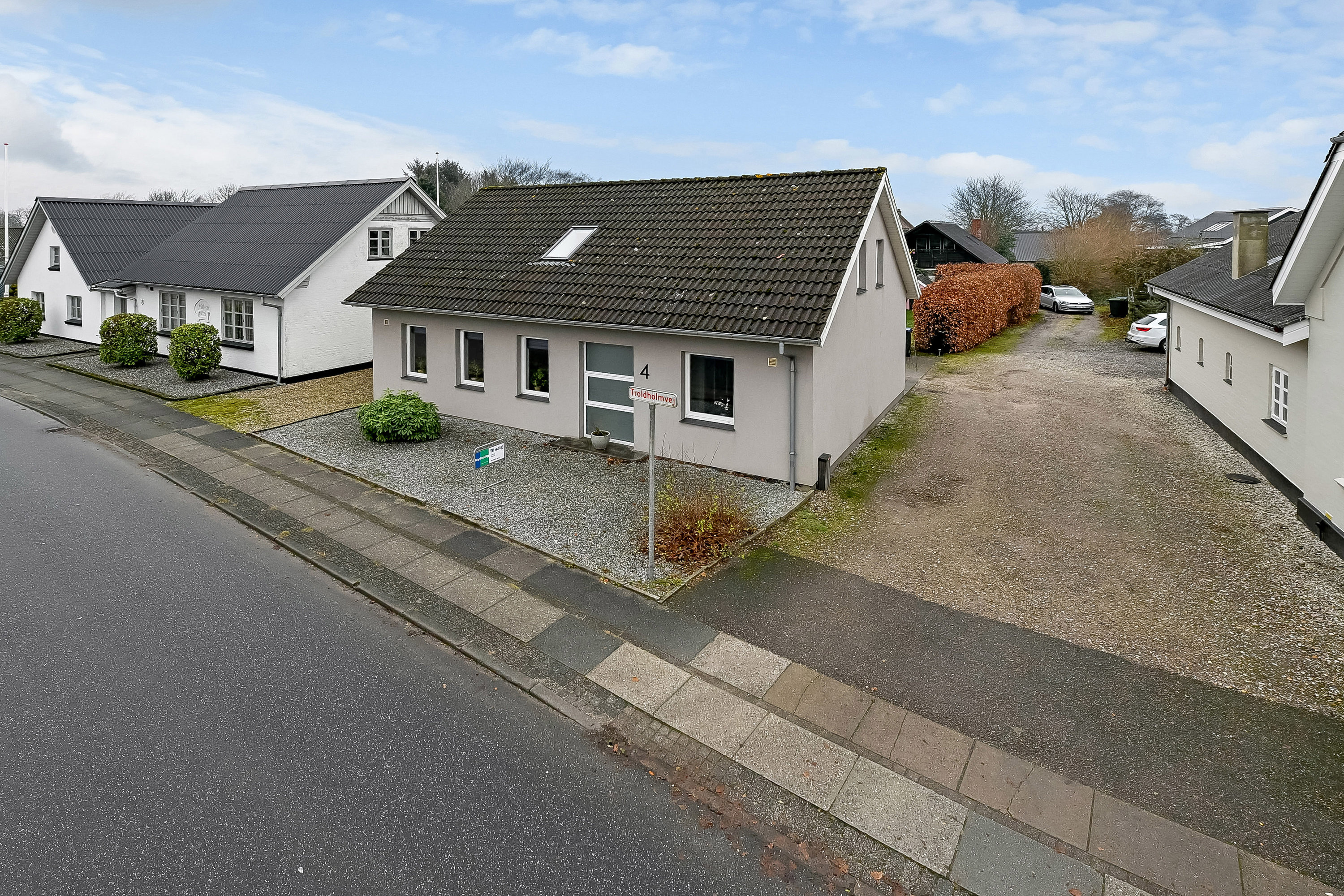 Fremhævet ejendommen billede i fuldskærmstilstand. Billede af Troldholmvej 4, Vrøgum, 6840 Oksbøl