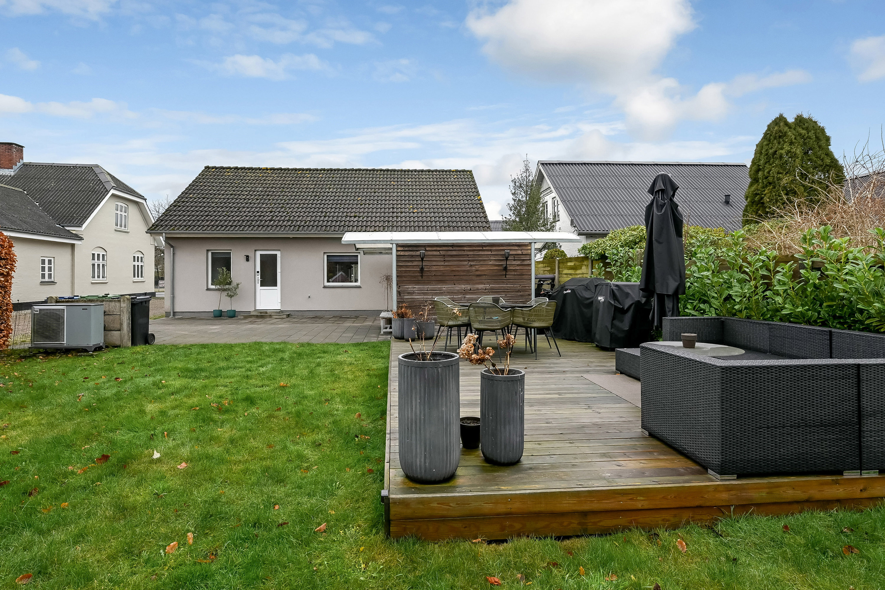 Fremhævet terrasse billede i fuldskærmstilstand. Billede af Troldholmvej 4, Vrøgum, 6840 Oksbøl