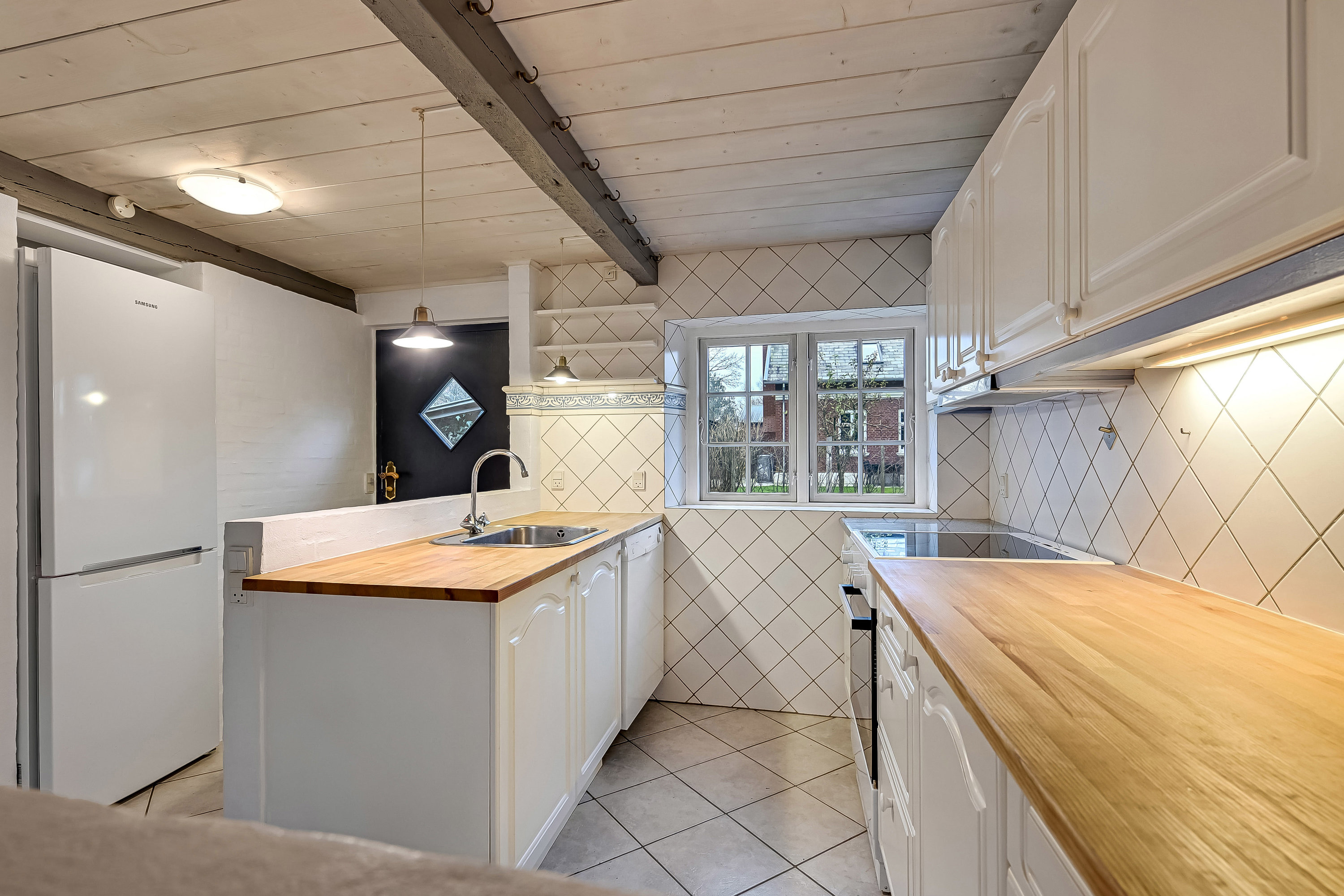 Fremhævet køkken billede i fuldskærmstilstand. Billede af Møllesti 8, Nordby, 6720 Fanø