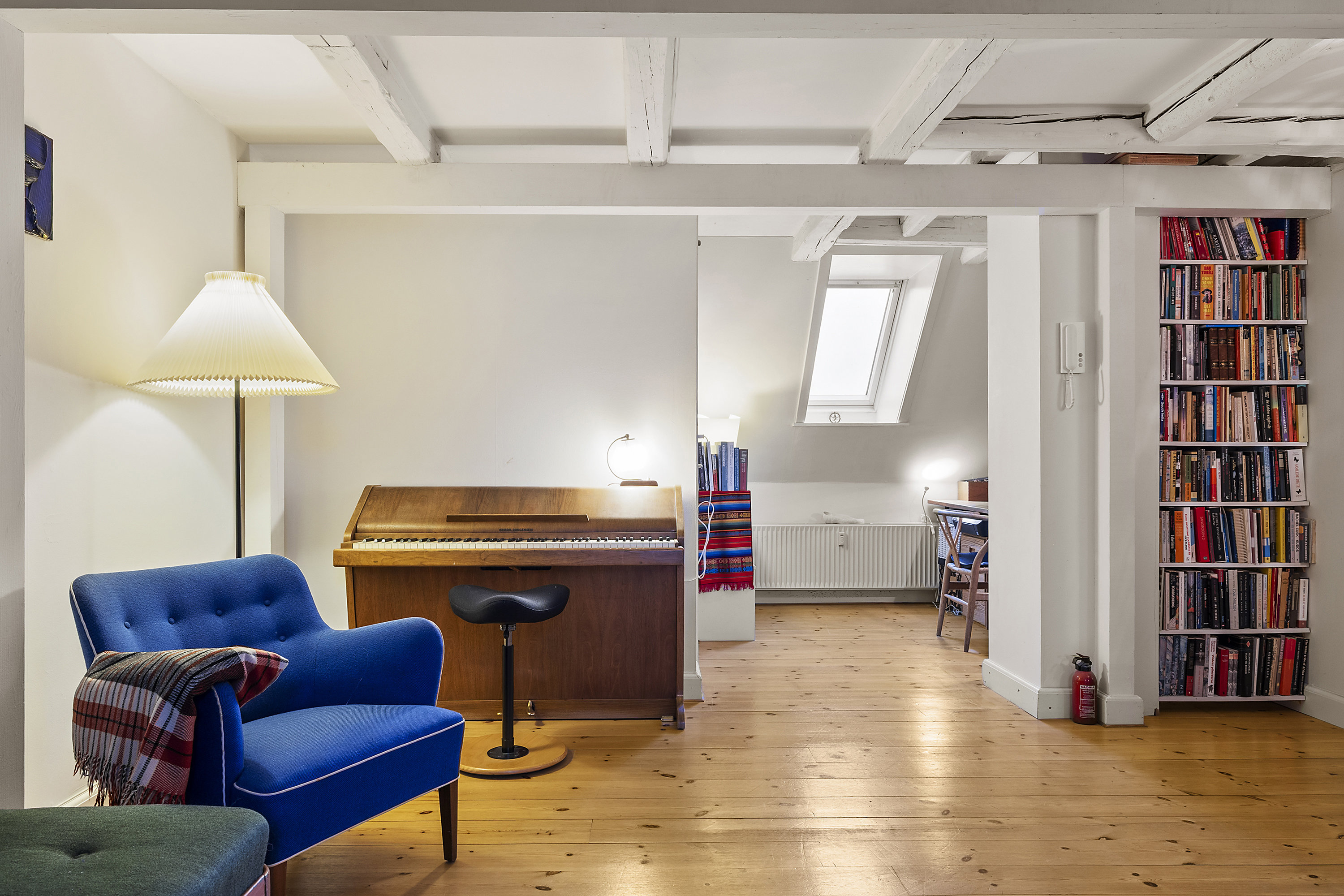 Fremhævet stue billede i fuldskærmstilstand. Billede af Nørre Søgade 45, 4. th., 1370 København K