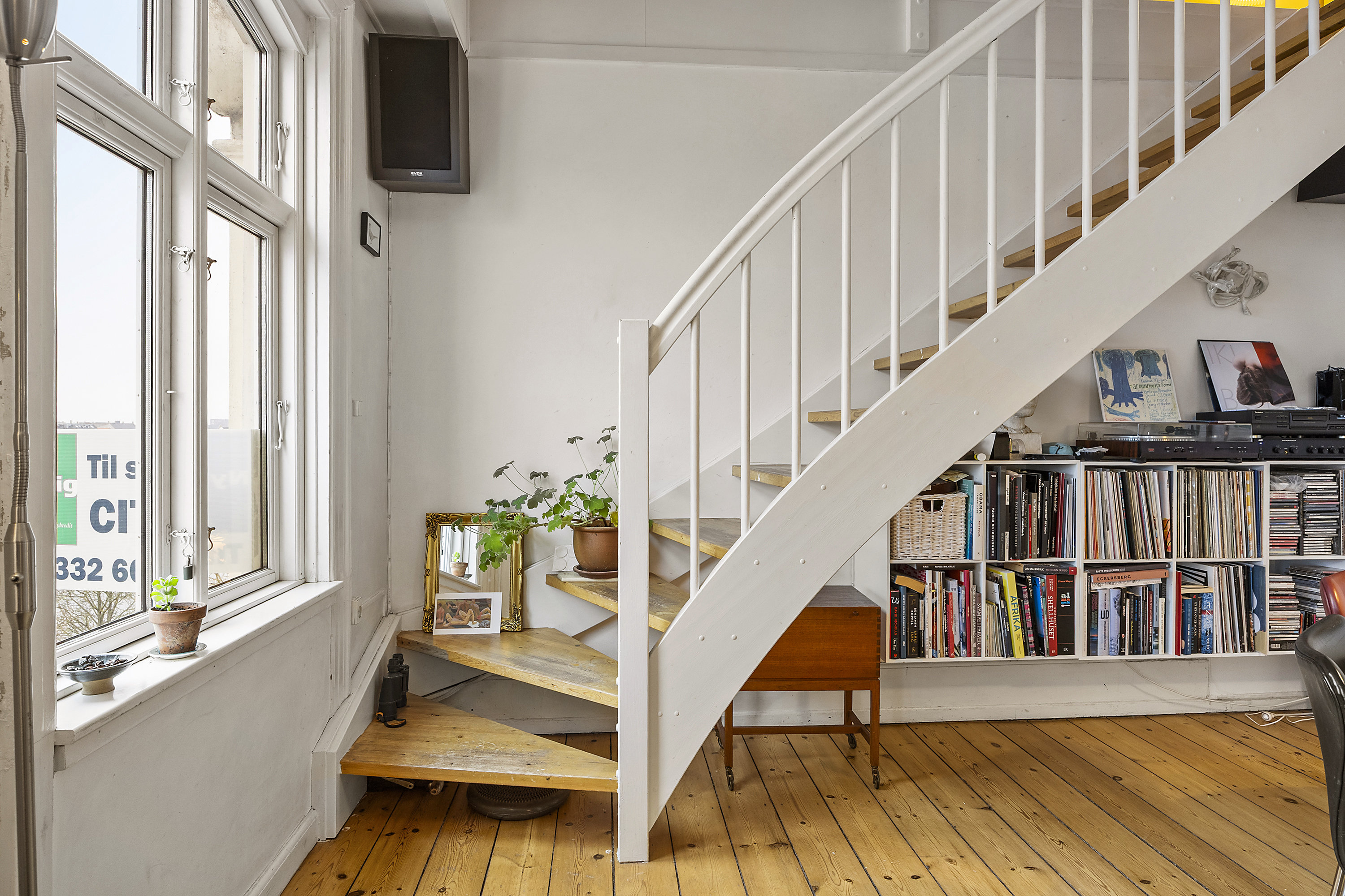 Fremhævet trappe billede i fuldskærmstilstand. Billede af Nørre Søgade 45, 4. th., 1370 København K