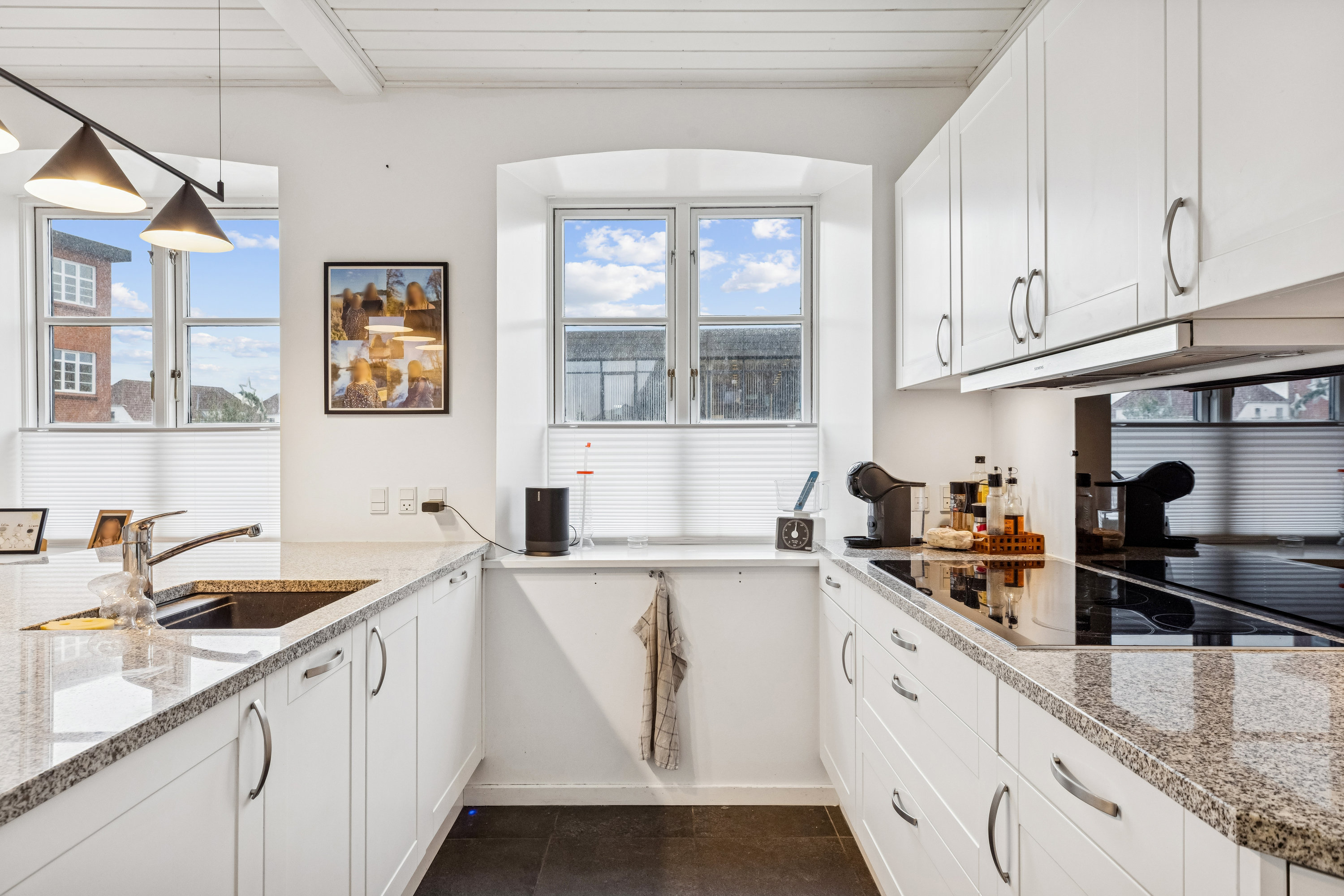 Fremhævet køkken billede i fuldskærmstilstand. Billede af Storegade 26, 6310 Broager