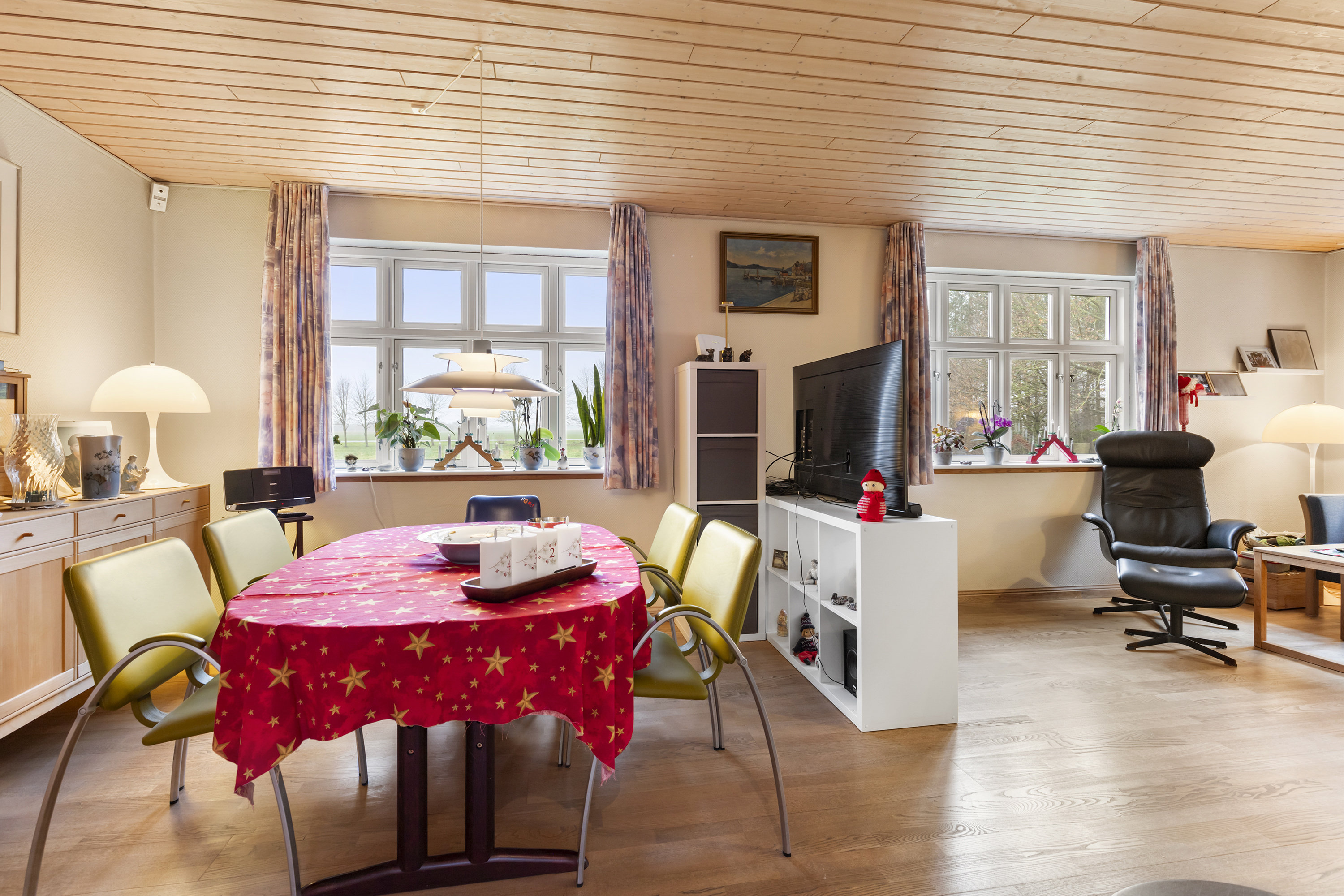 Fremhævet stue billede i fuldskærmstilstand. Billede af Smalskiftevej 44, 9382 Tylstrup