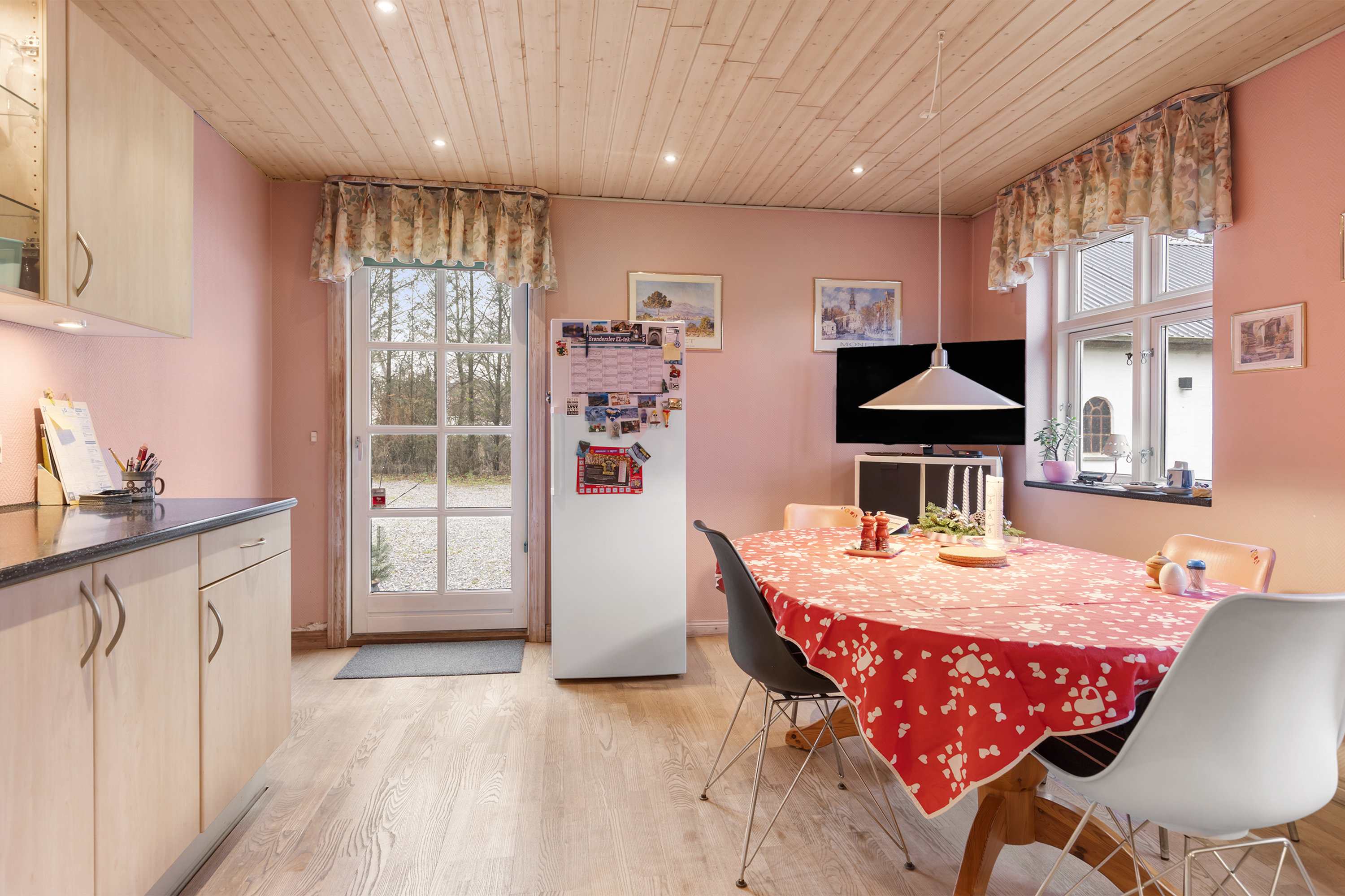 Fremhævet køkken billede i fuldskærmstilstand. Billede af Smalskiftevej 44, 9382 Tylstrup