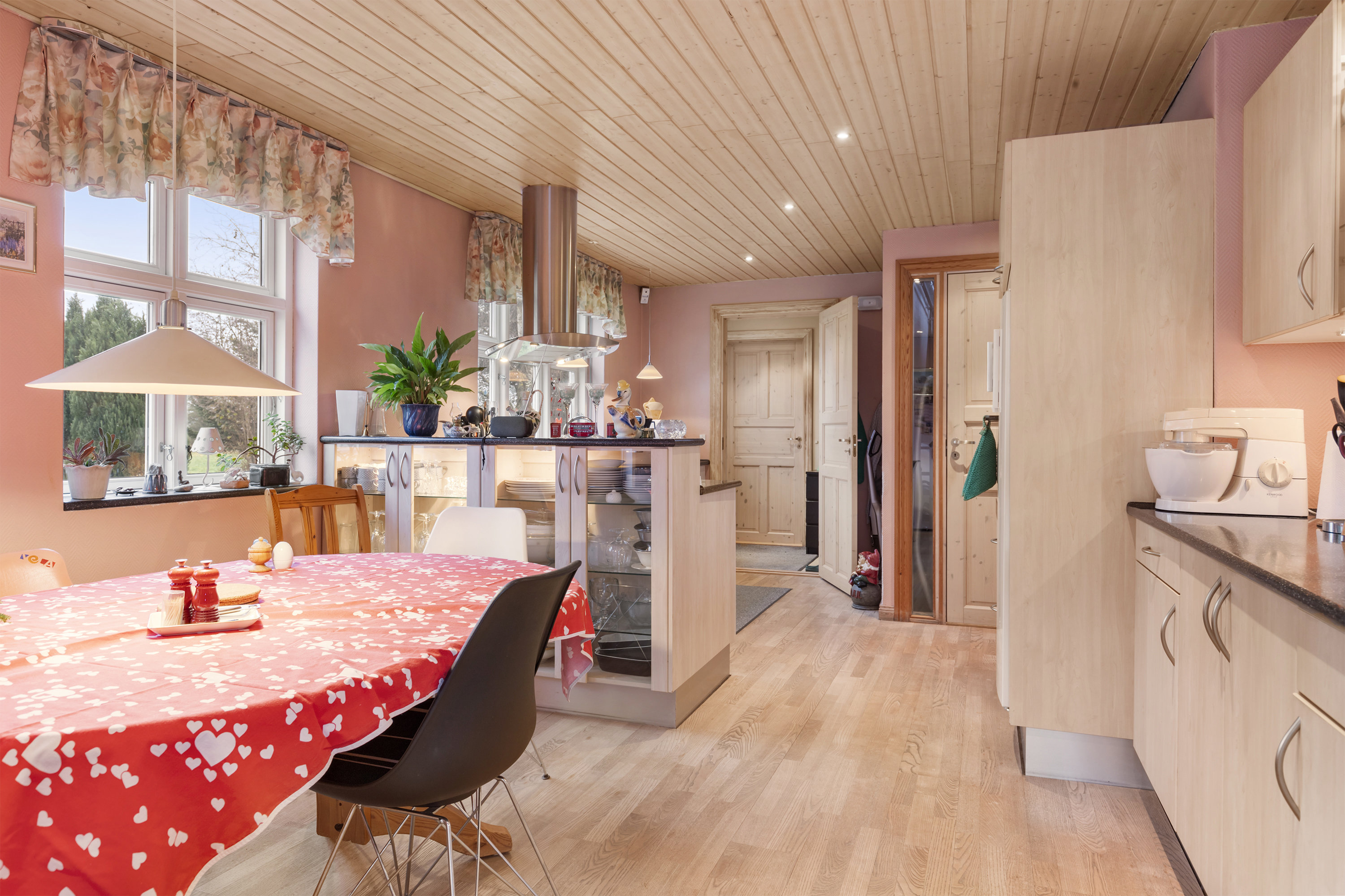 Fremhævet køkken billede i fuldskærmstilstand. Billede af Smalskiftevej 44, 9382 Tylstrup