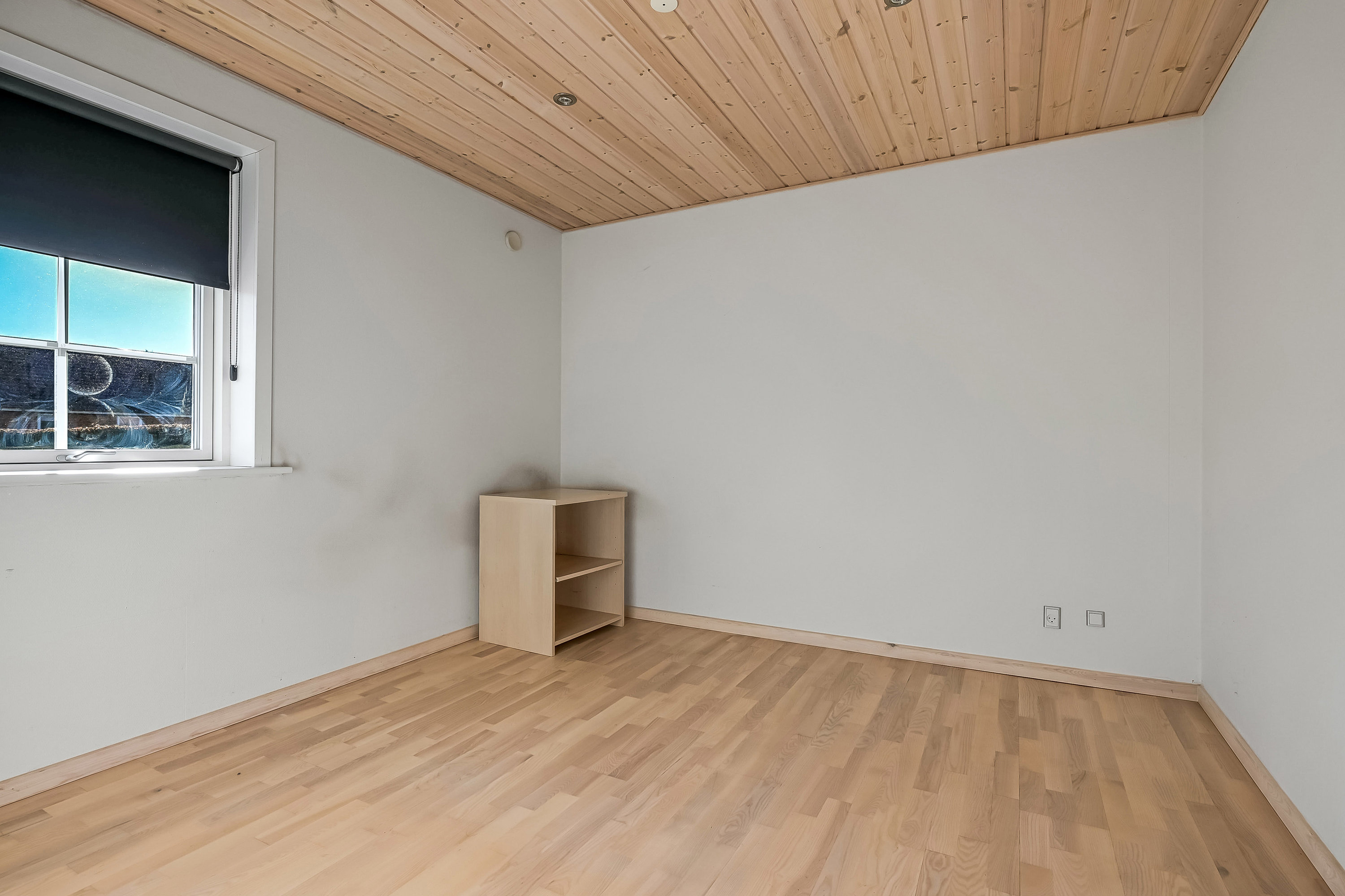 Fremhævet værelse billede i fuldskærmstilstand. Billede af Løvsangervej 8, 7600 Struer