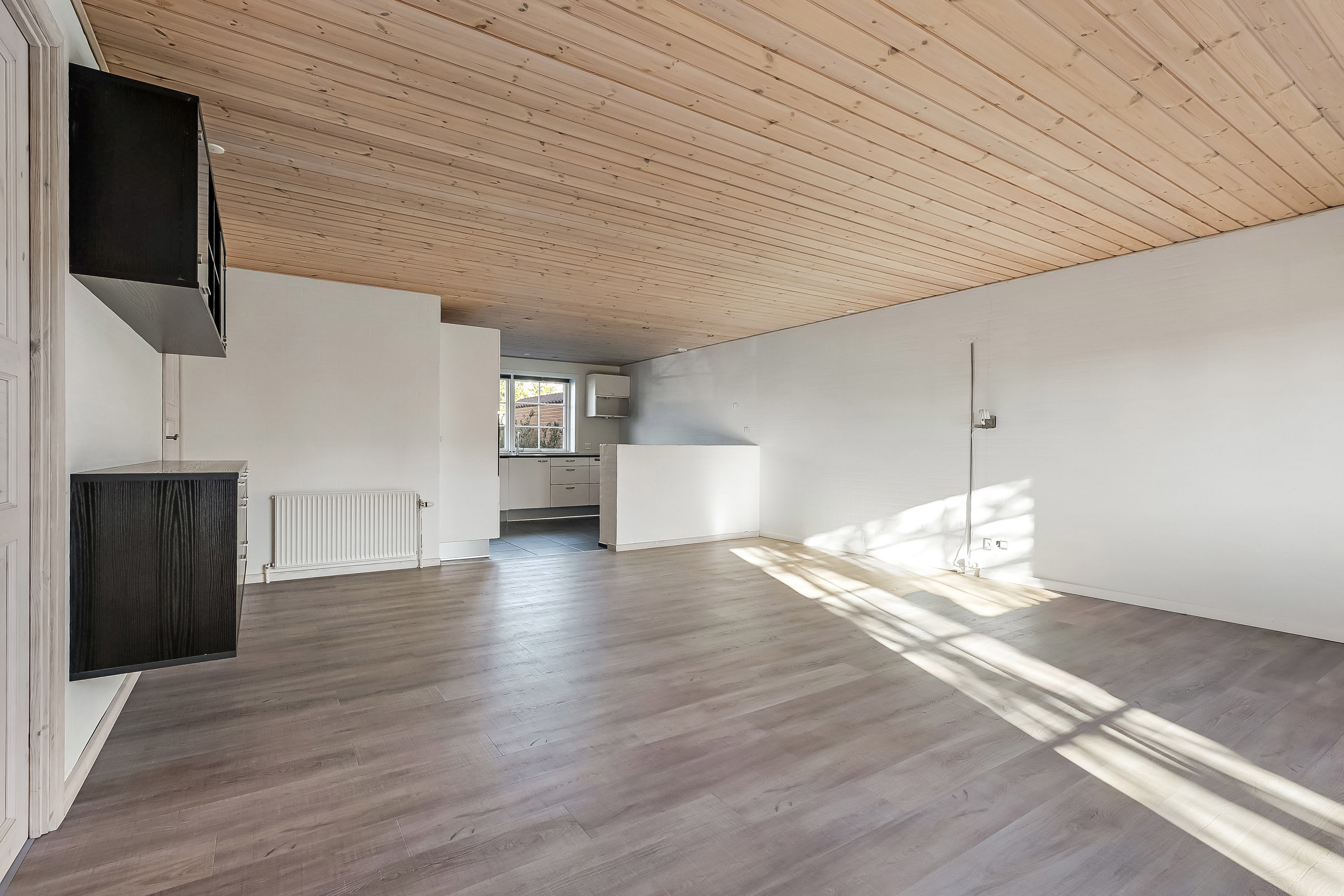 Fremhævet køkken billede i fuldskærmstilstand. Billede af Løvsangervej 8, 7600 Struer