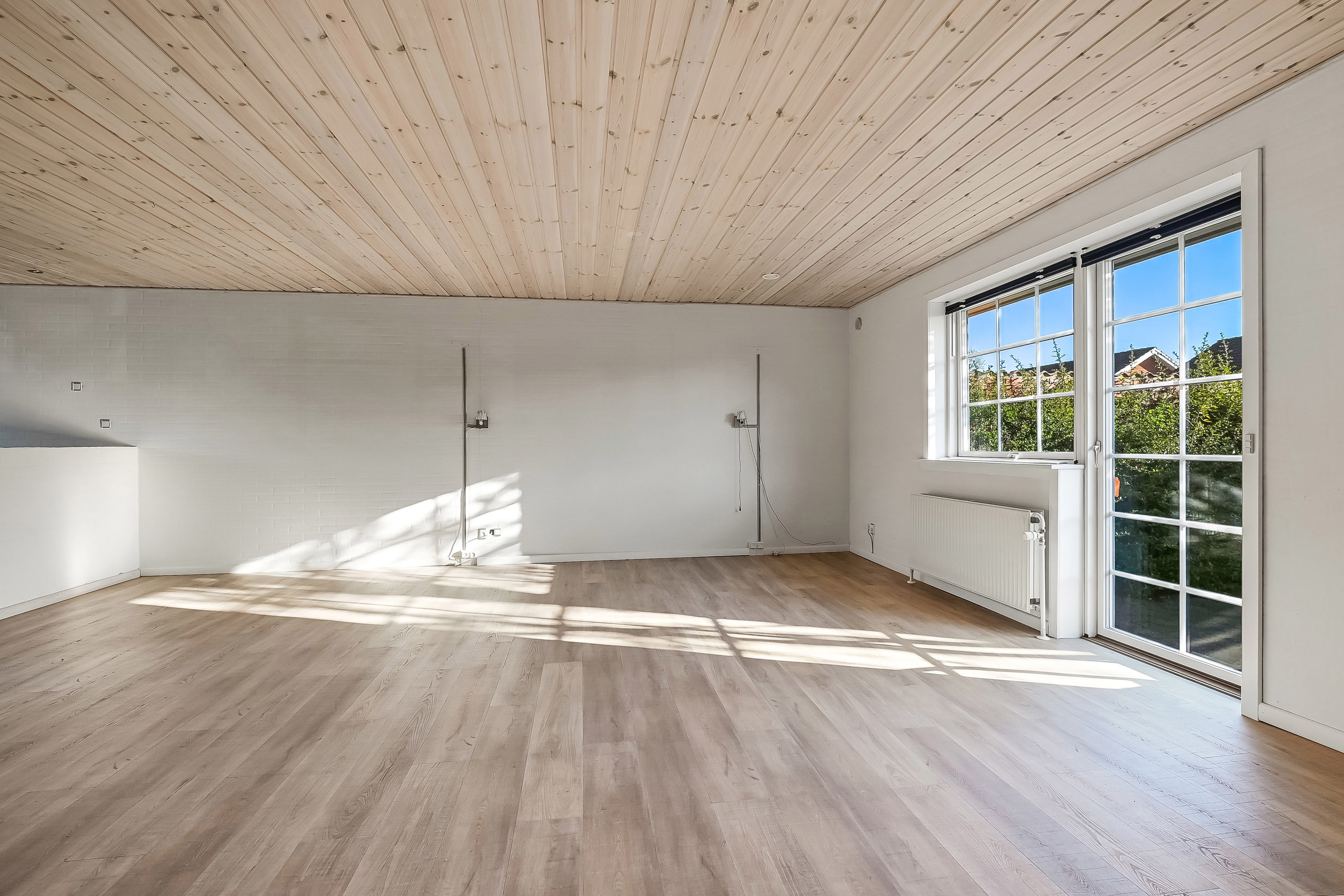 Fremhævet stue billede i fuldskærmstilstand. Billede af Løvsangervej 8, 7600 Struer