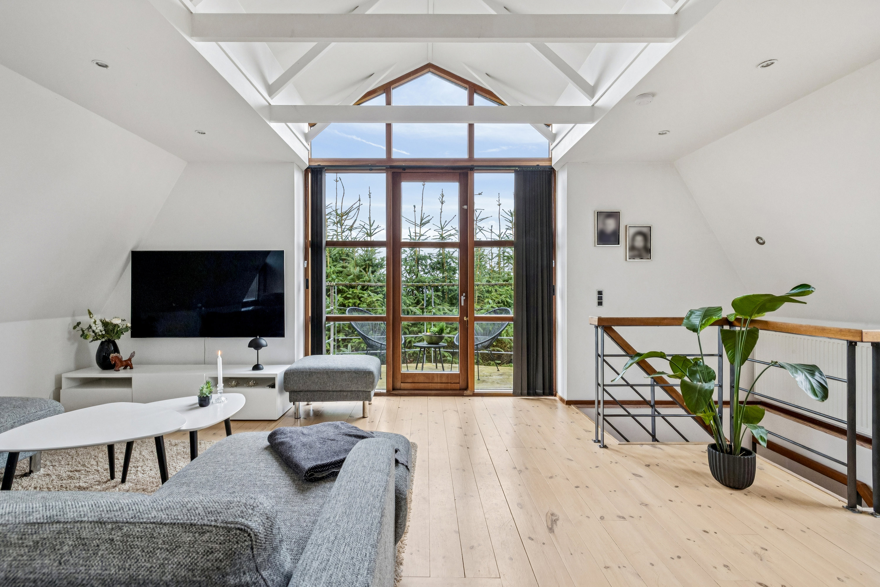 Fremhævet stue billede i fuldskærmstilstand. Billede af Kløvermarken 52D, 9510 Arden