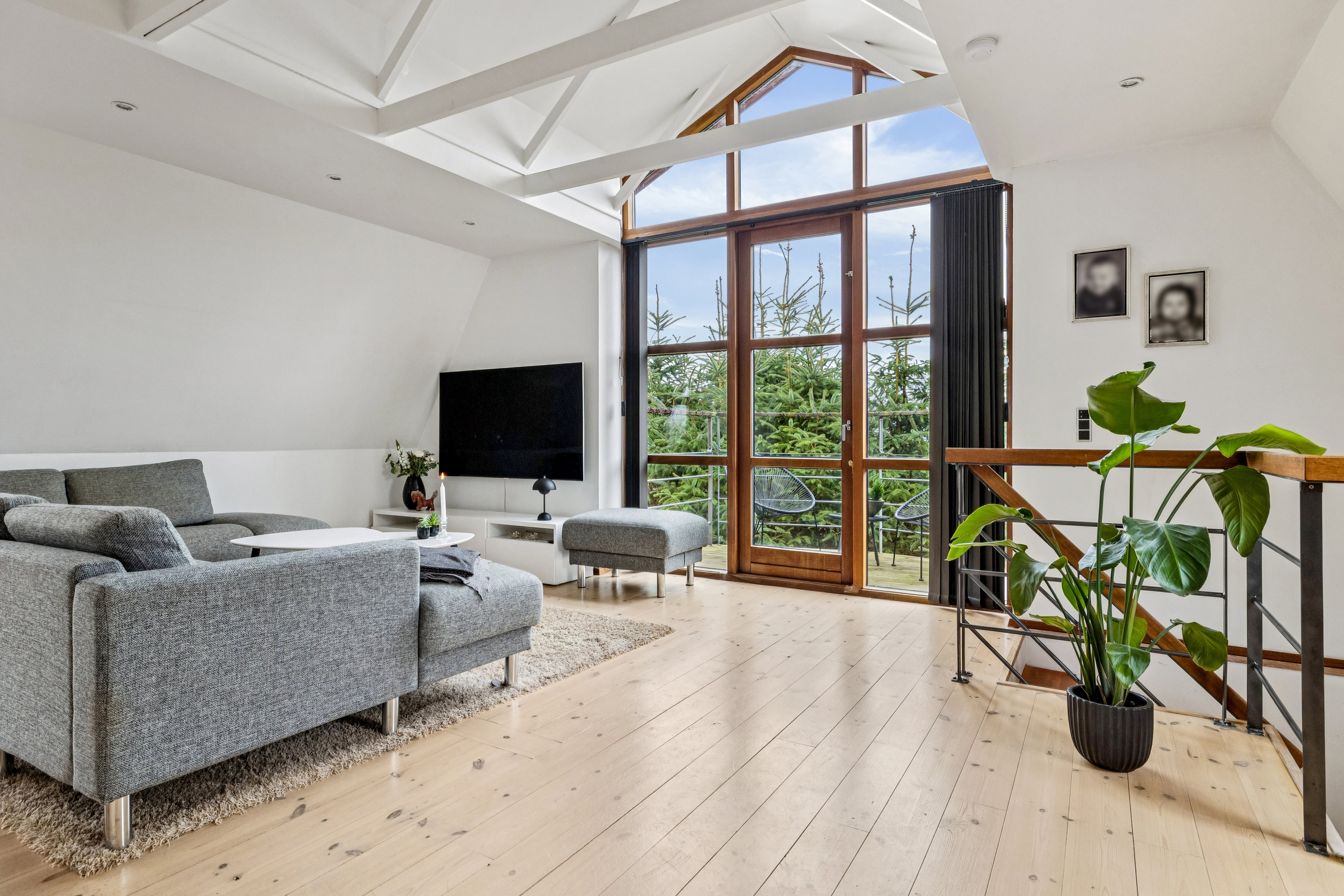 Fremhævet stue billede i fuldskærmstilstand. Billede af Kløvermarken 52D, 9510 Arden