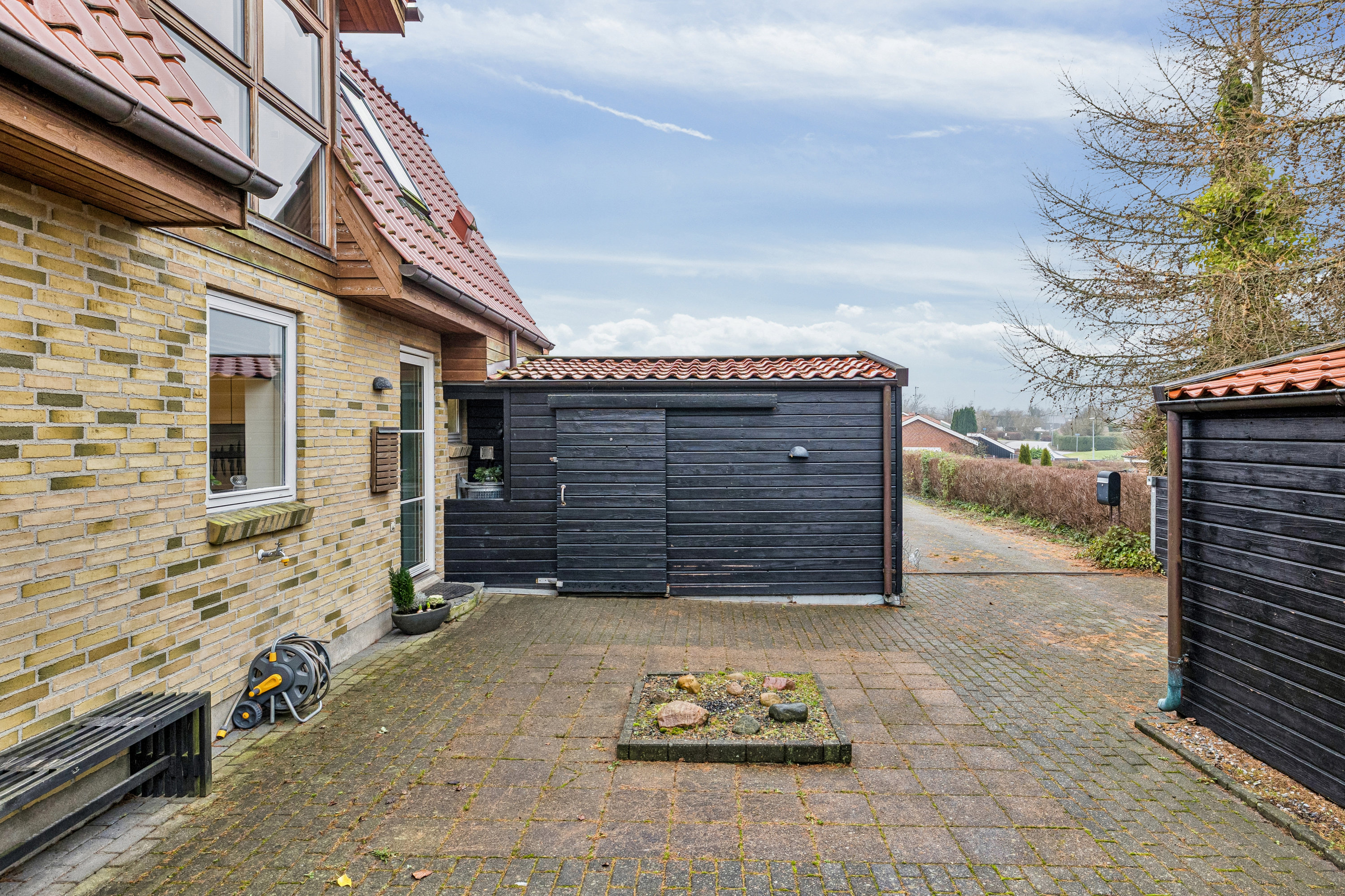 Fremhævet terrasse billede i fuldskærmstilstand. Billede af Kløvermarken 52D, 9510 Arden