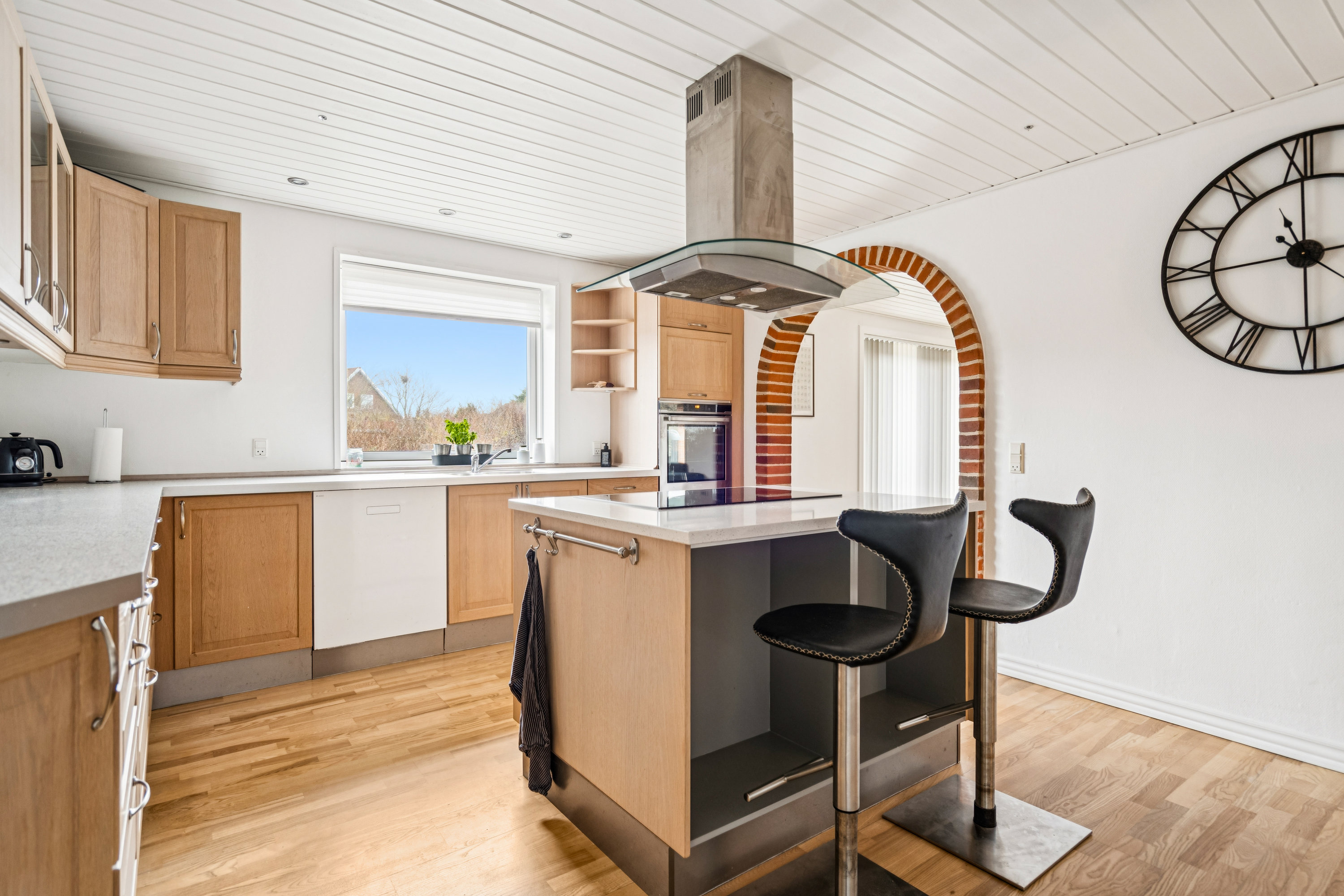 Fremhævet køkken billede i fuldskærmstilstand. Billede af Kielgårdsvej 5, Horne, 9850 Hirtshals