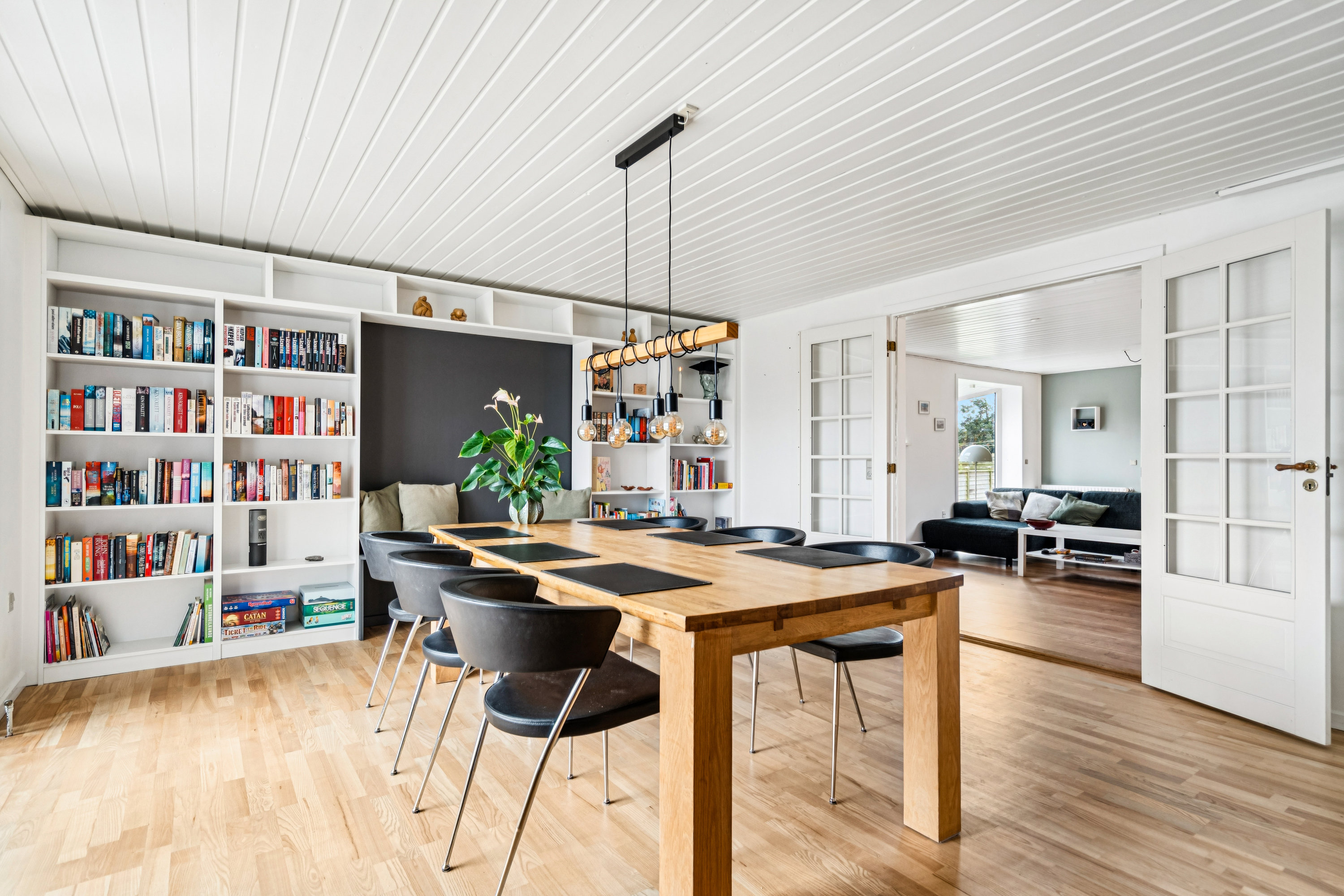 Fremhævet stue billede i fuldskærmstilstand. Billede af Kielgårdsvej 5, Horne, 9850 Hirtshals