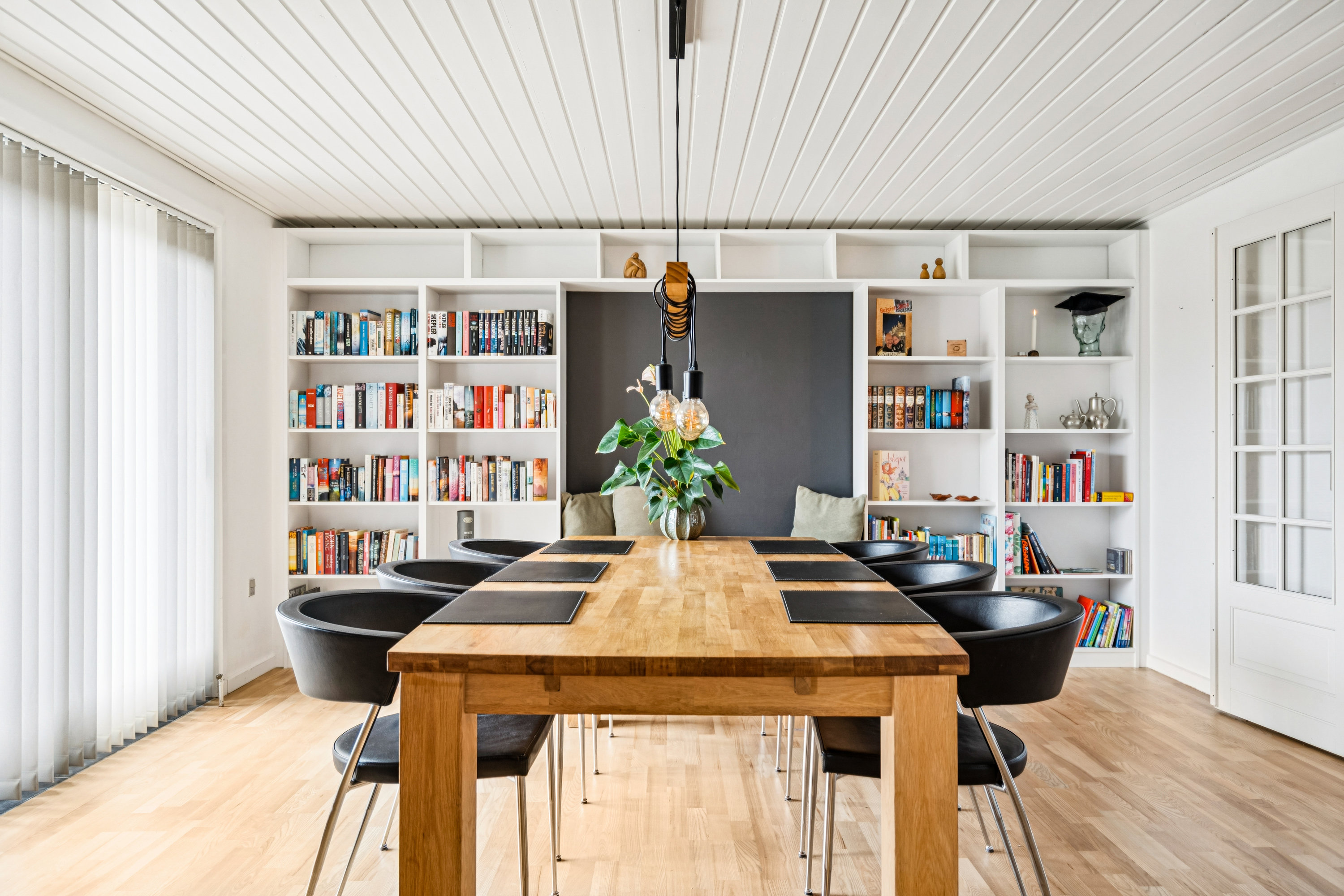 Fremhævet stue billede i fuldskærmstilstand. Billede af Kielgårdsvej 5, Horne, 9850 Hirtshals