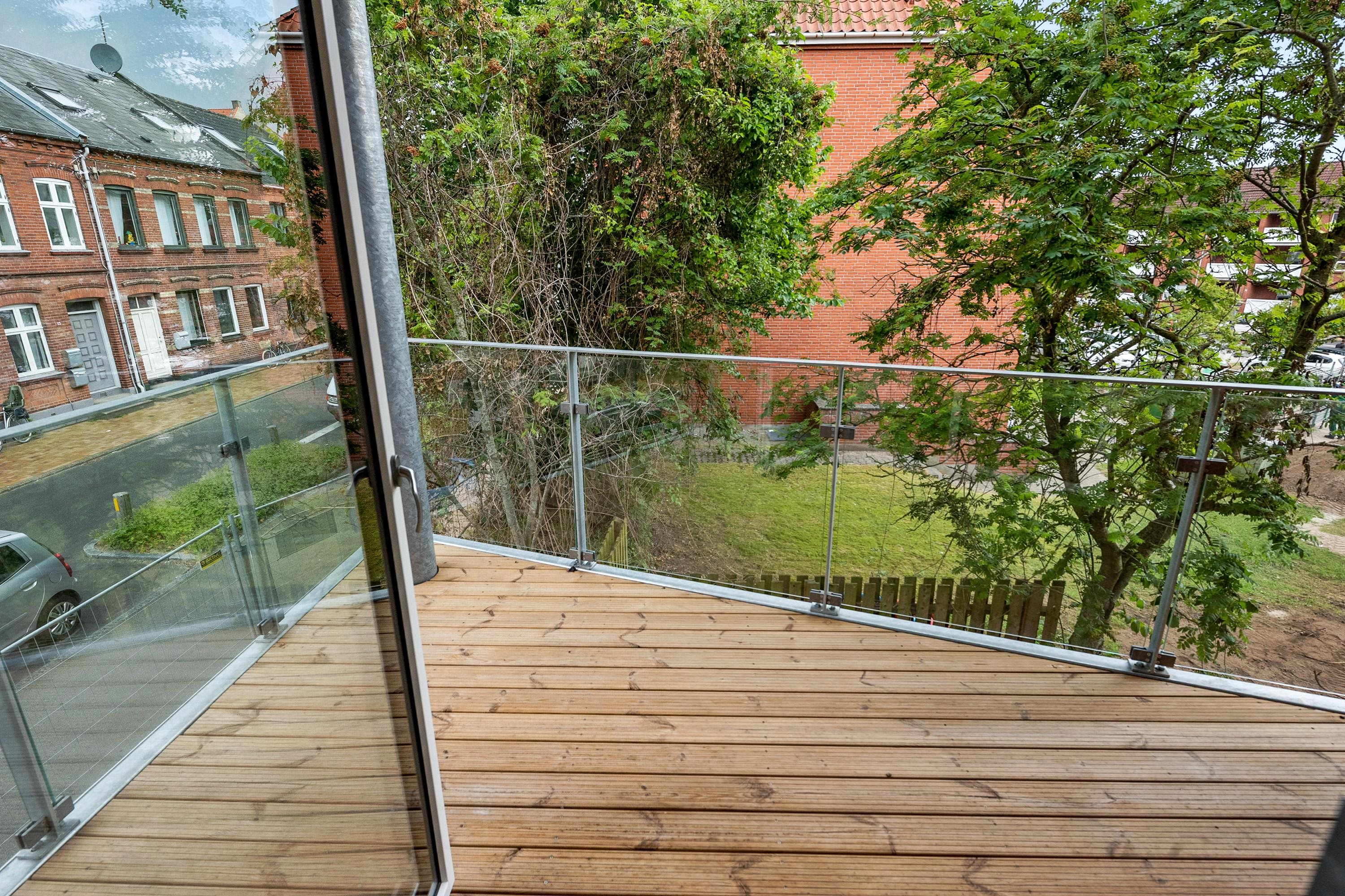 Miniaturebillede 2: altan. Billede af Rødegårdsvej 16, 2. tv., 5000 Odense C