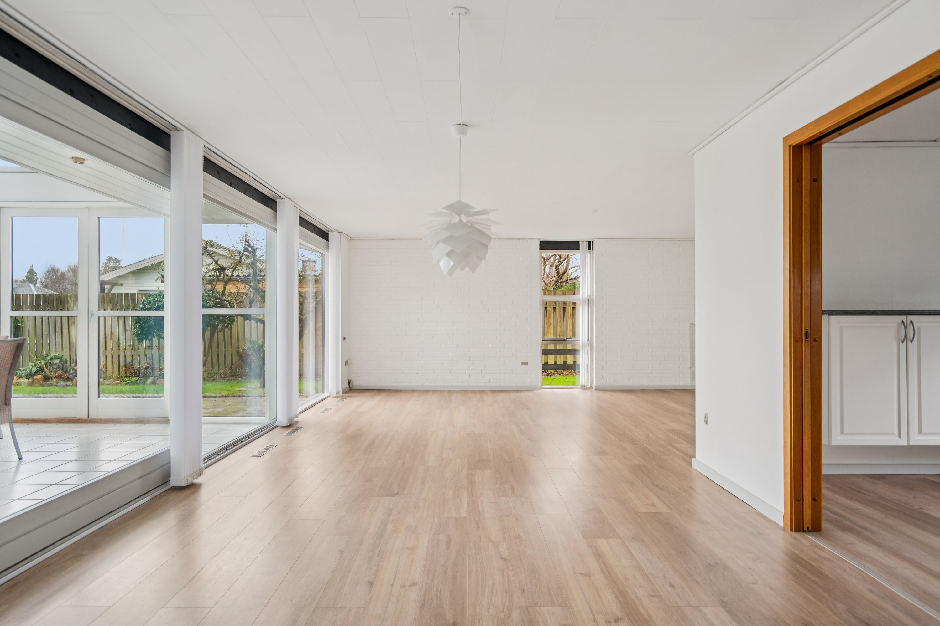 Fremhævet stue billede i fuldskærmstilstand. Billede af Søren Toftsvej 12, 9850 Hirtshals